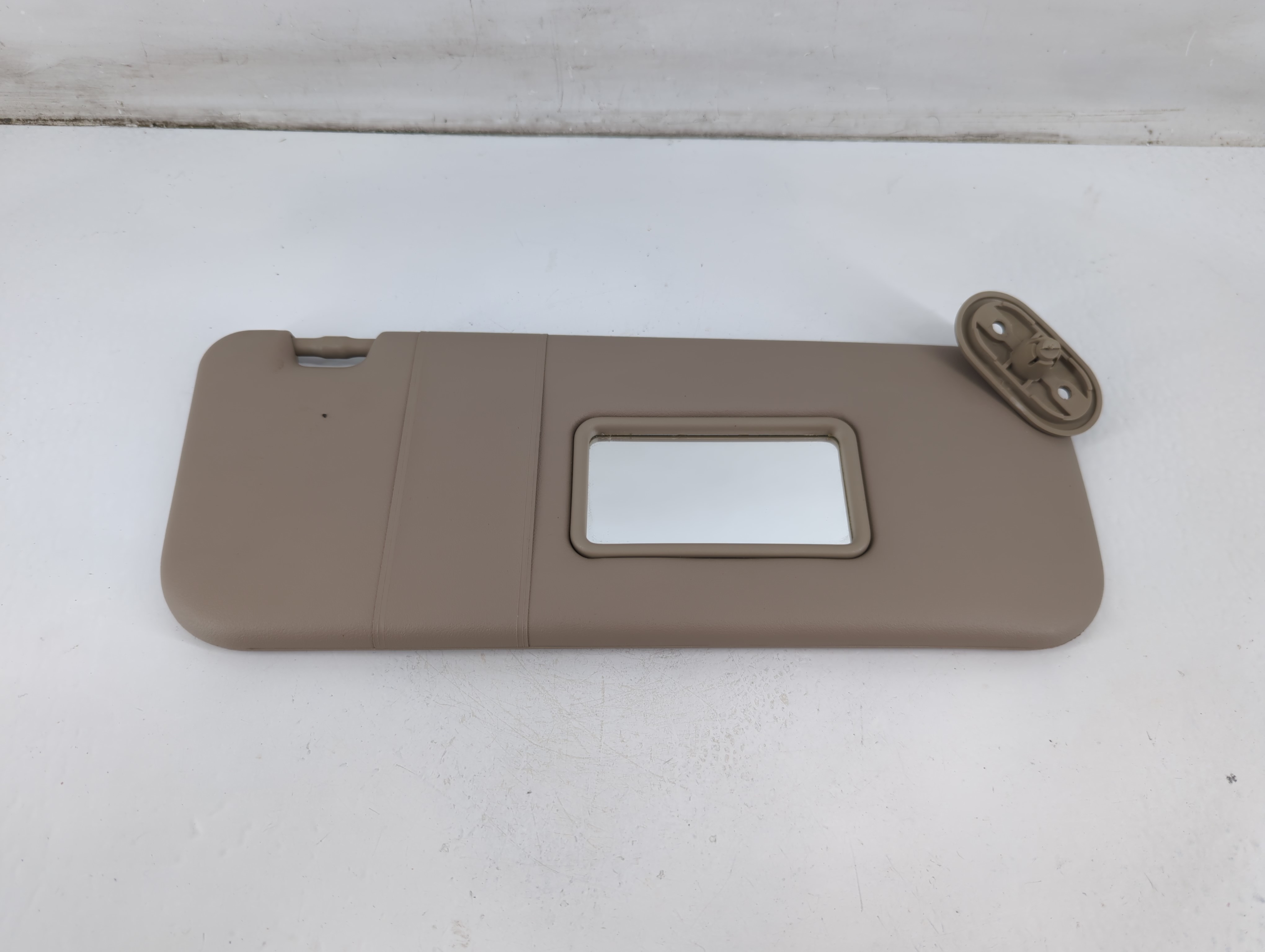 2003-2005 Toyota Corolla Passenger Sun Visor Mirror Right Sunvisor 1095679 - Oemusedautoparts1.com