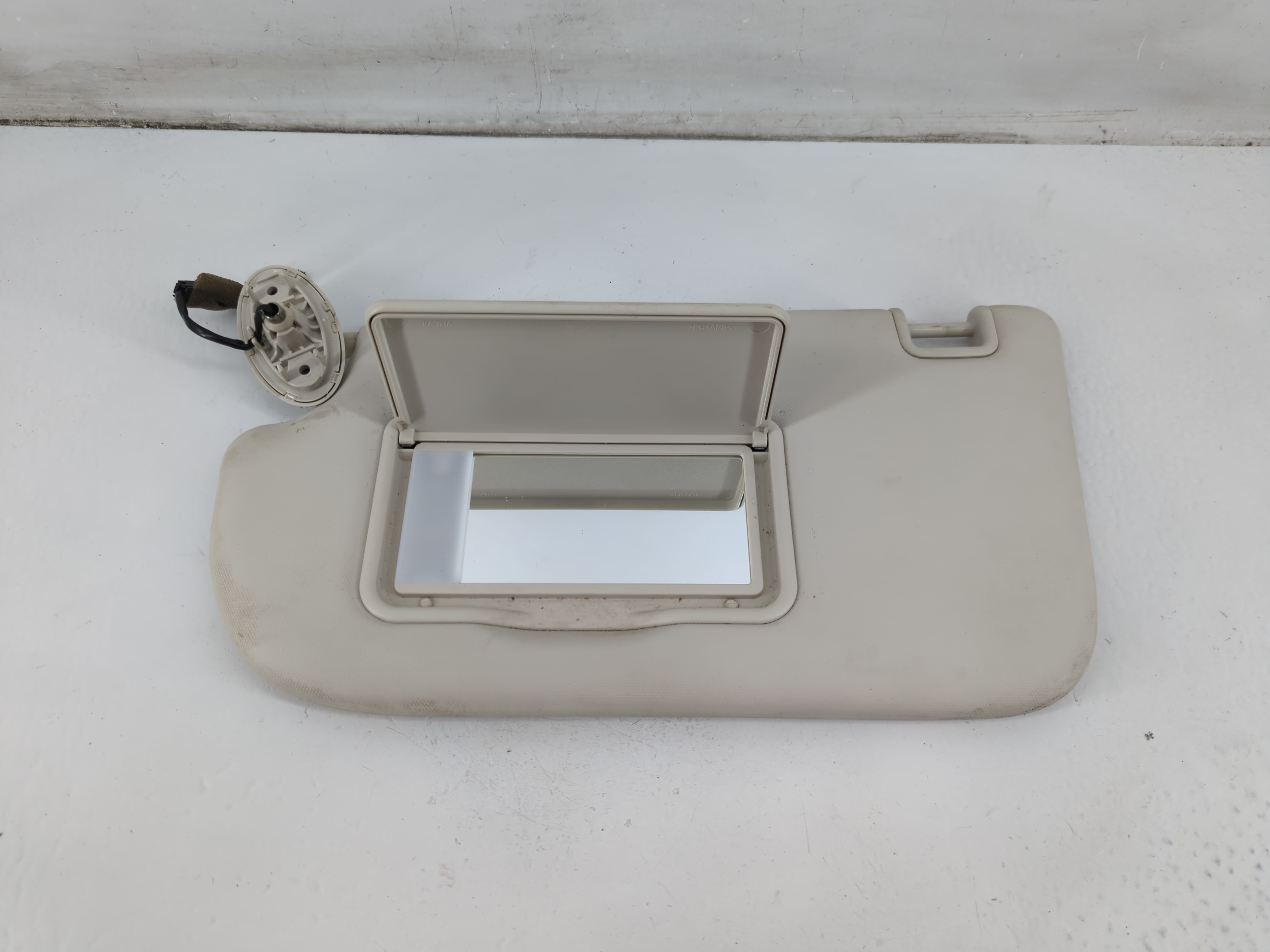 Picture of 2013-2019 Ford Escape Driver Sun Visor Mirror Left Sunvisor Ivory 1095681