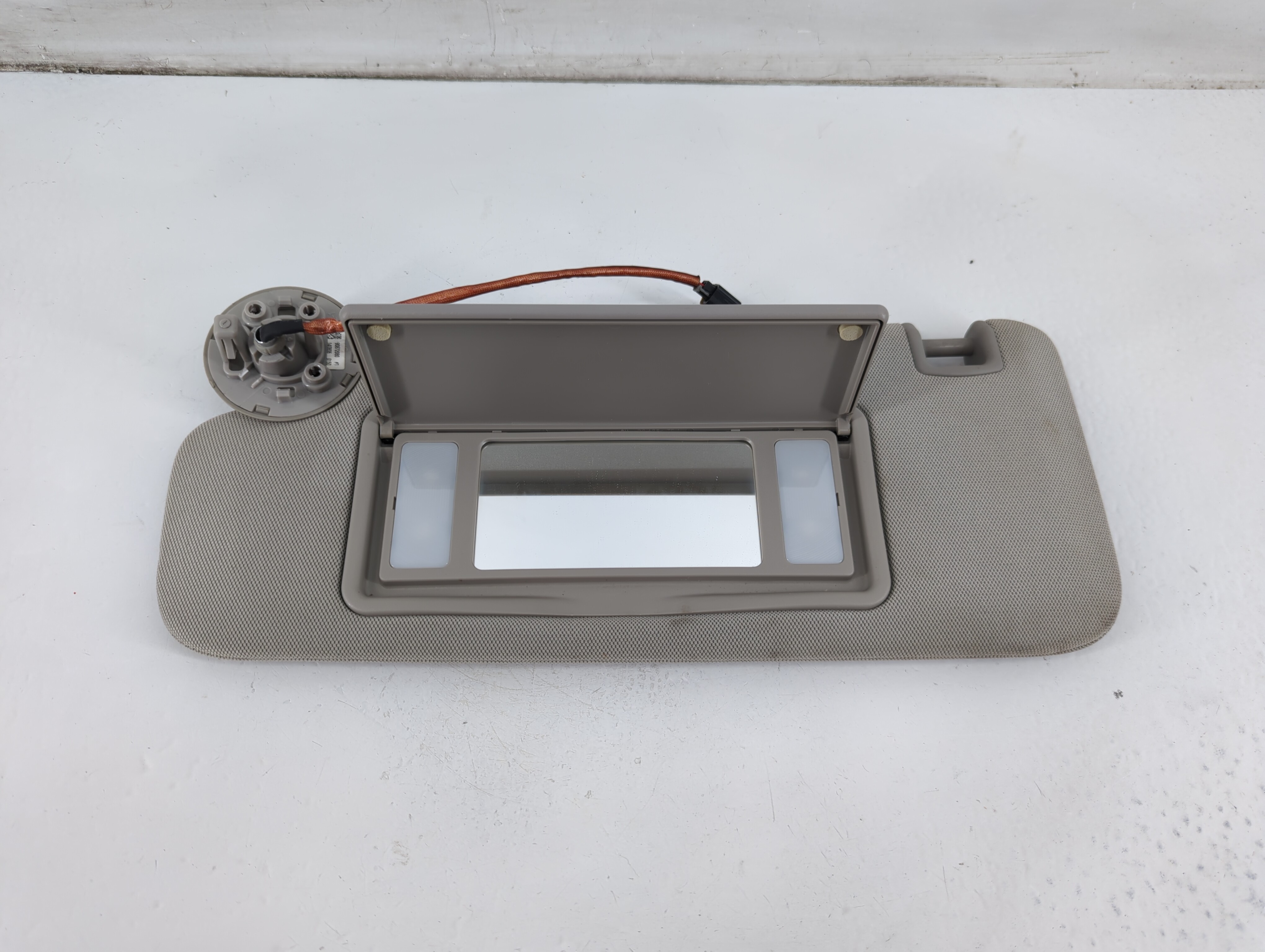 2010-2015 Buick Lacrosse Driver Sun Visor Mirror Left Sunvisor Gray 1095688 - Oemusedautoparts1.com