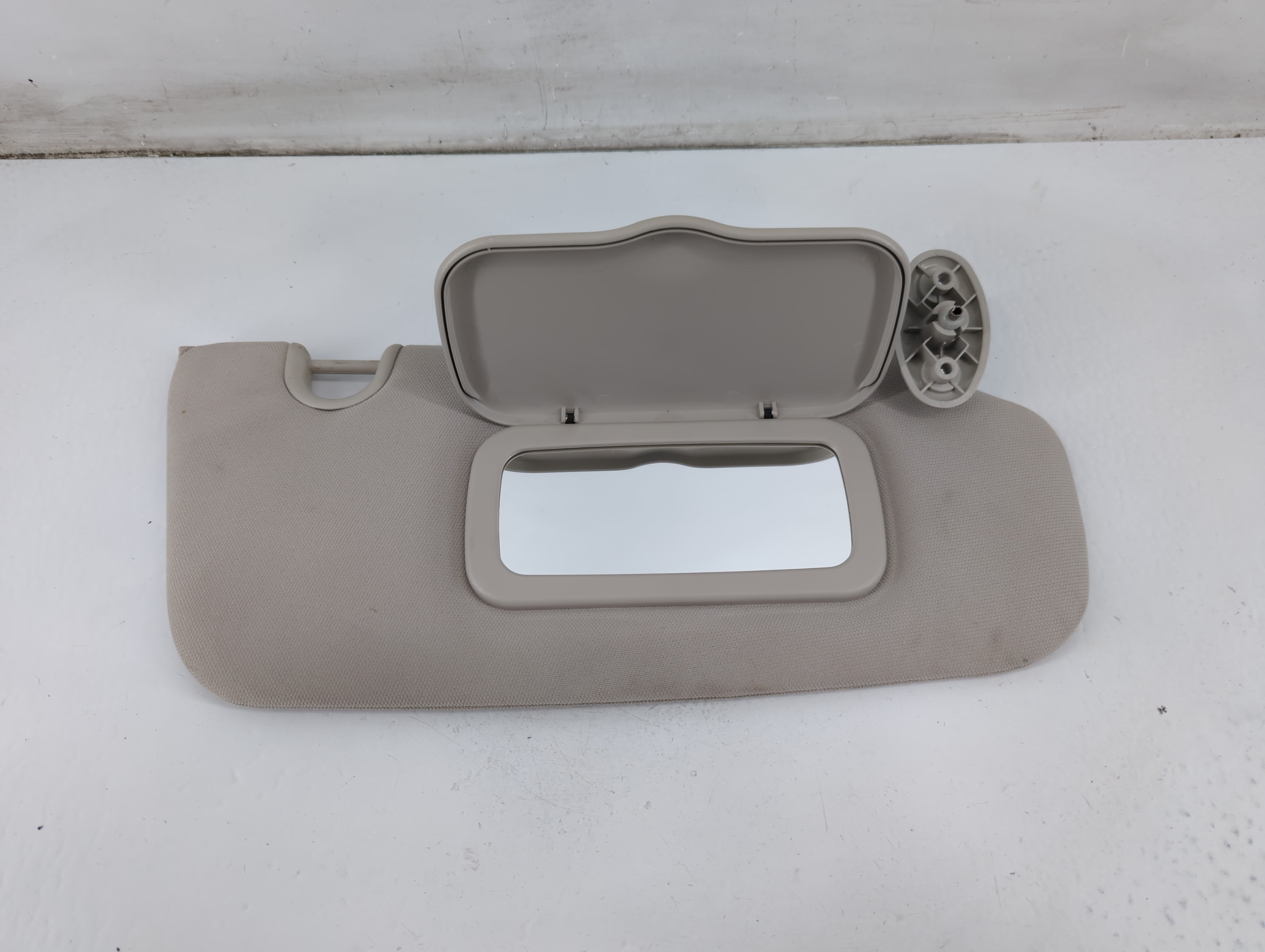2010-2017 Jeep Patriot Passenger Sun Visor Mirror Right Sunvisor Gray 1095700 - Oemusedautoparts1.com