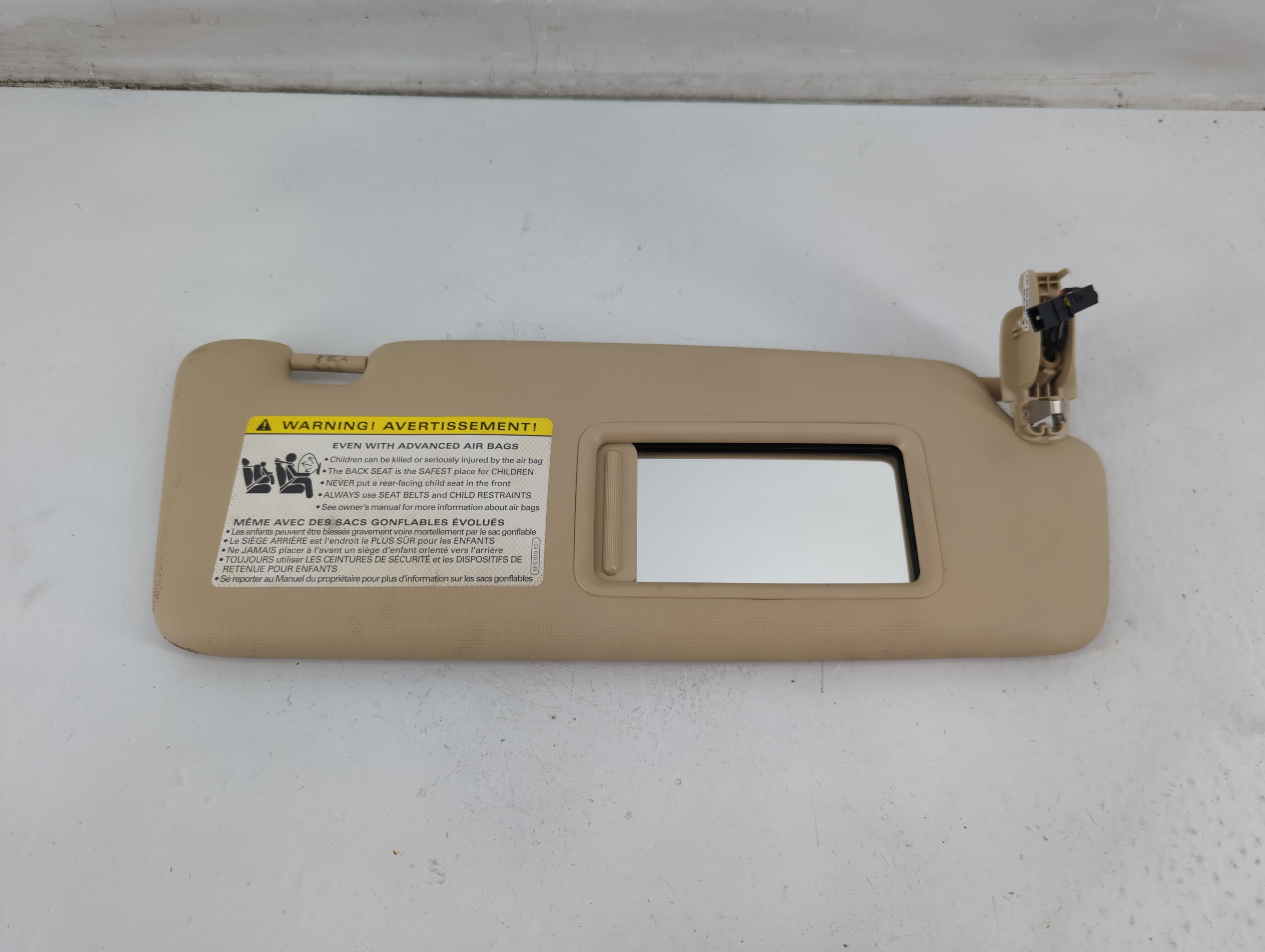 2013-2016 Audi A4 Passenger Sun Visor Mirror Right Sunvisor Tan 1095761 - Oemusedautoparts1.com