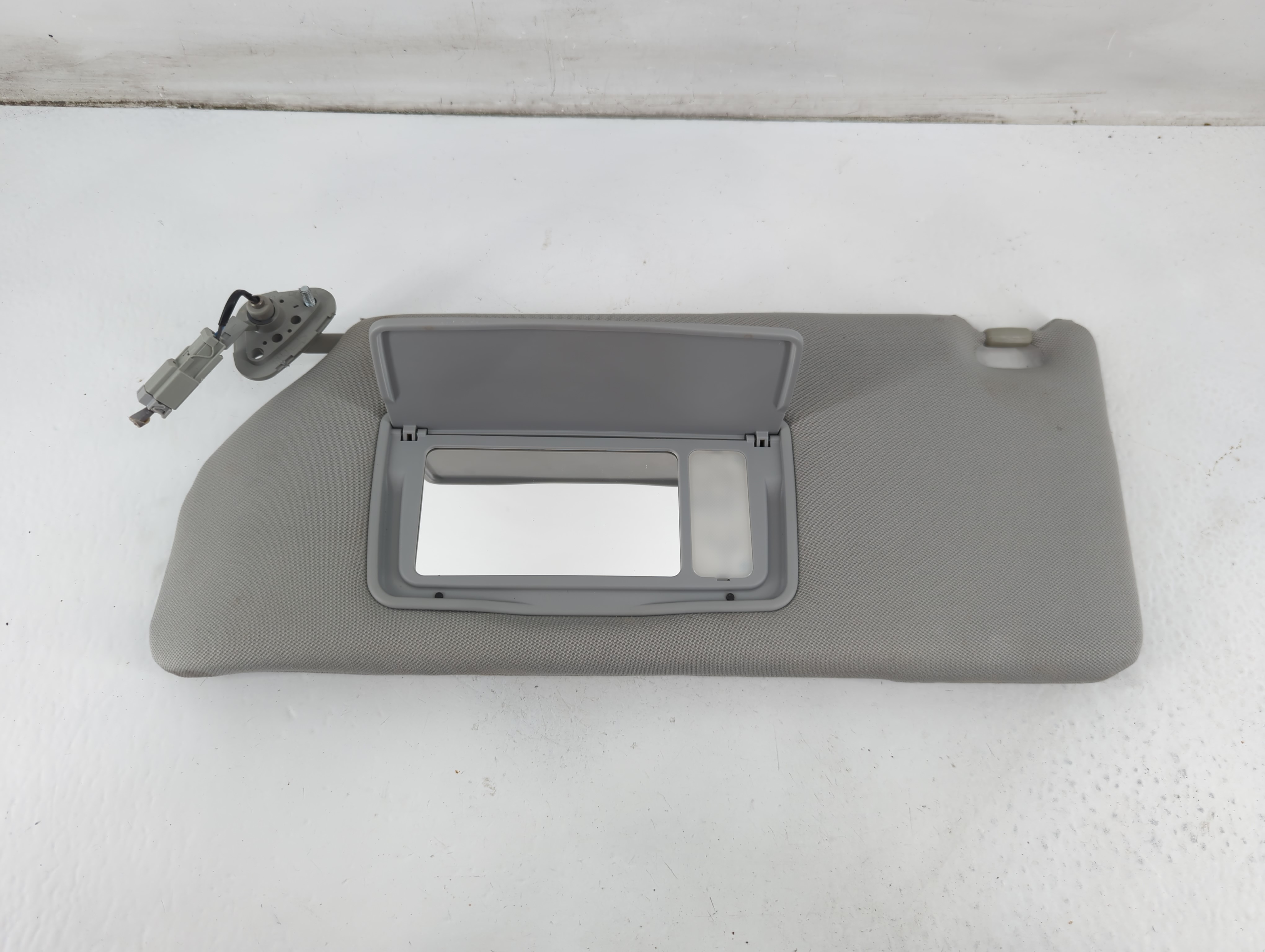 2006-2010 Honda Odyssey Driver Sun Visor Mirror Left Sunvisor Light Gray 1095763 - Oemusedautoparts1.com