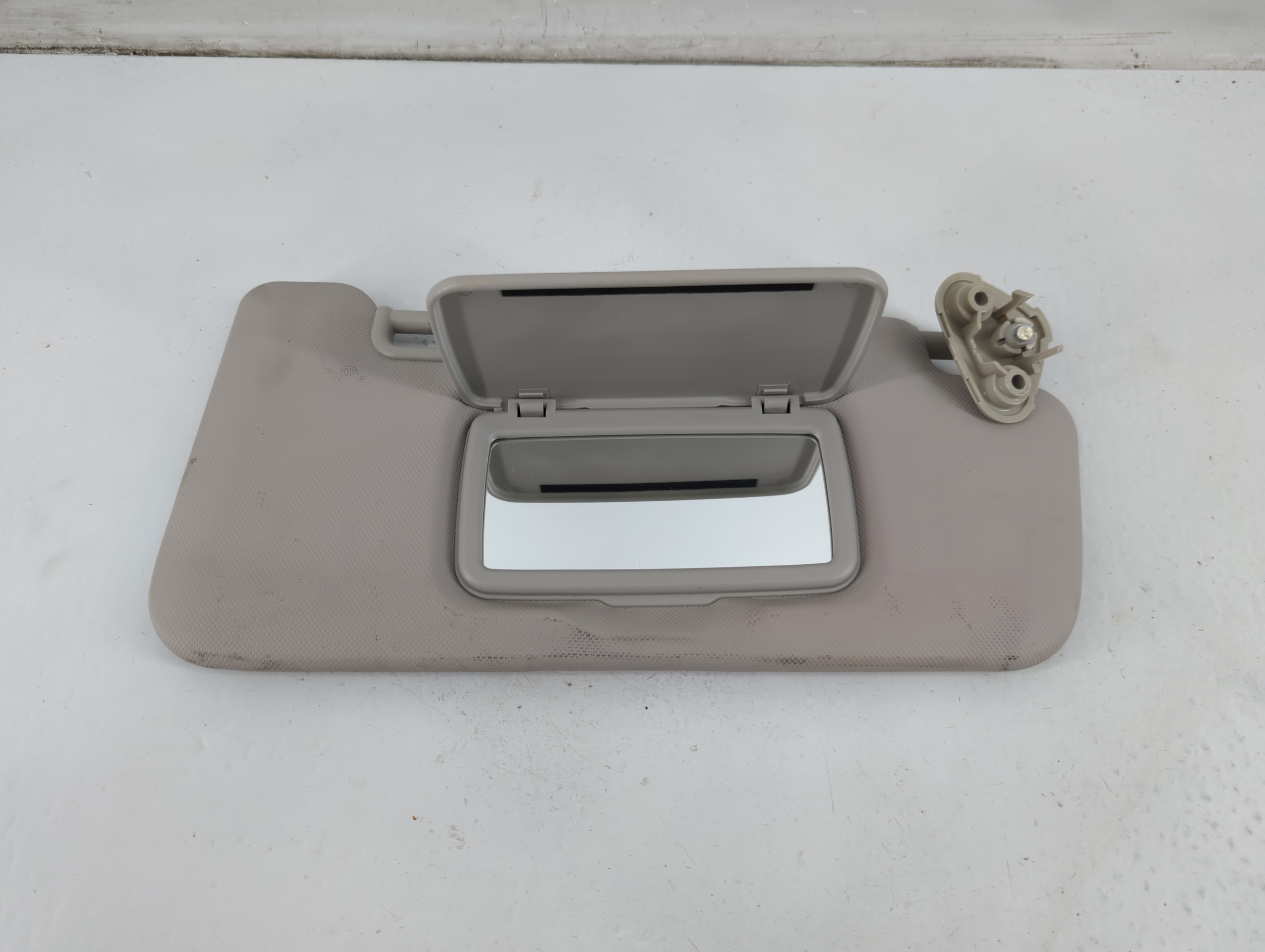2017-2022 Subaru Impreza Passenger Sun Visor Mirror Right Sunvisor Grey 1095766 - Oemusedautoparts1.com
