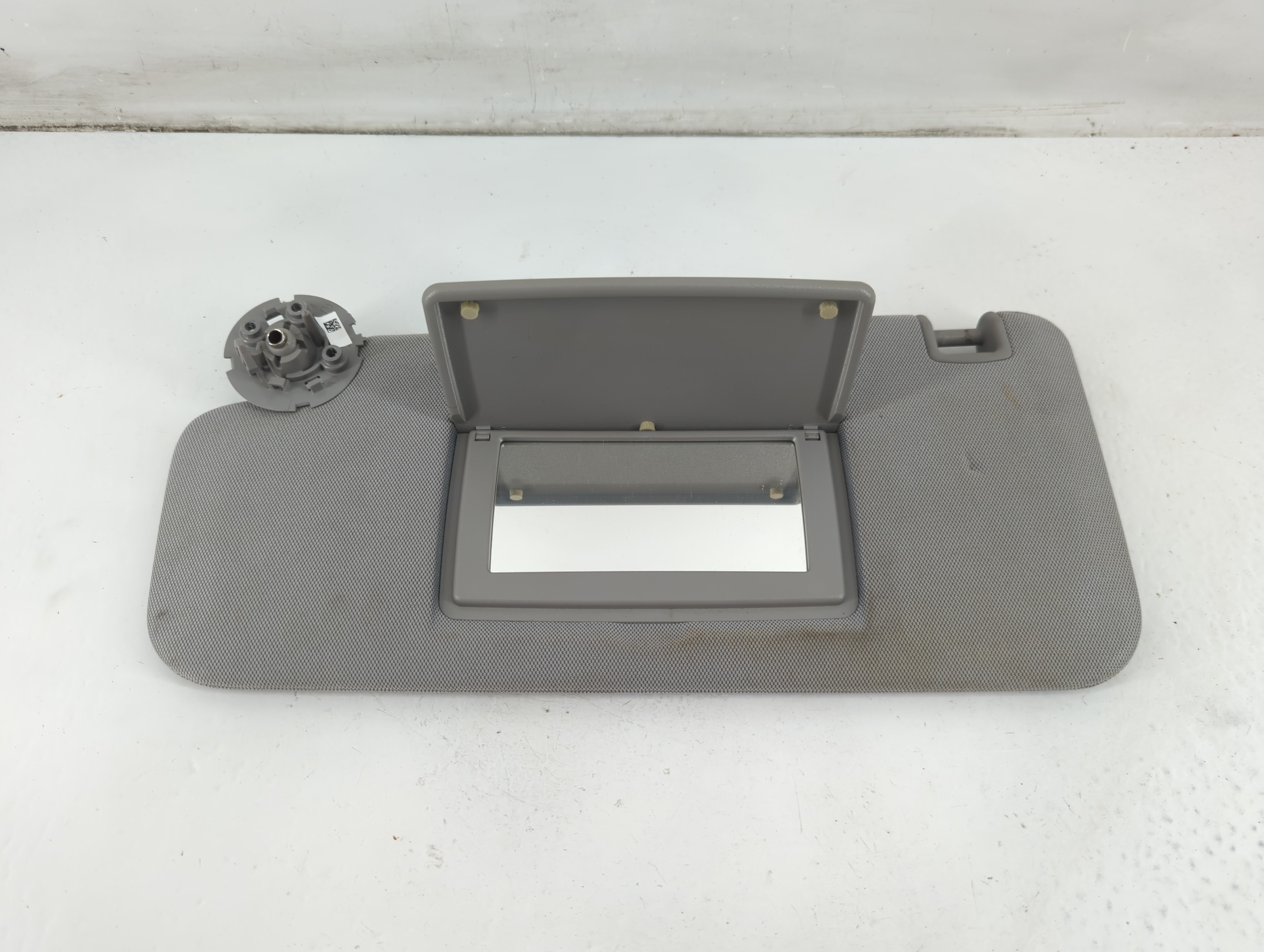 2017-2021 Chevrolet Trax Driver Sun Visor Mirror Left Sunvisor Grey 1095768 - Oemusedautoparts1.com
