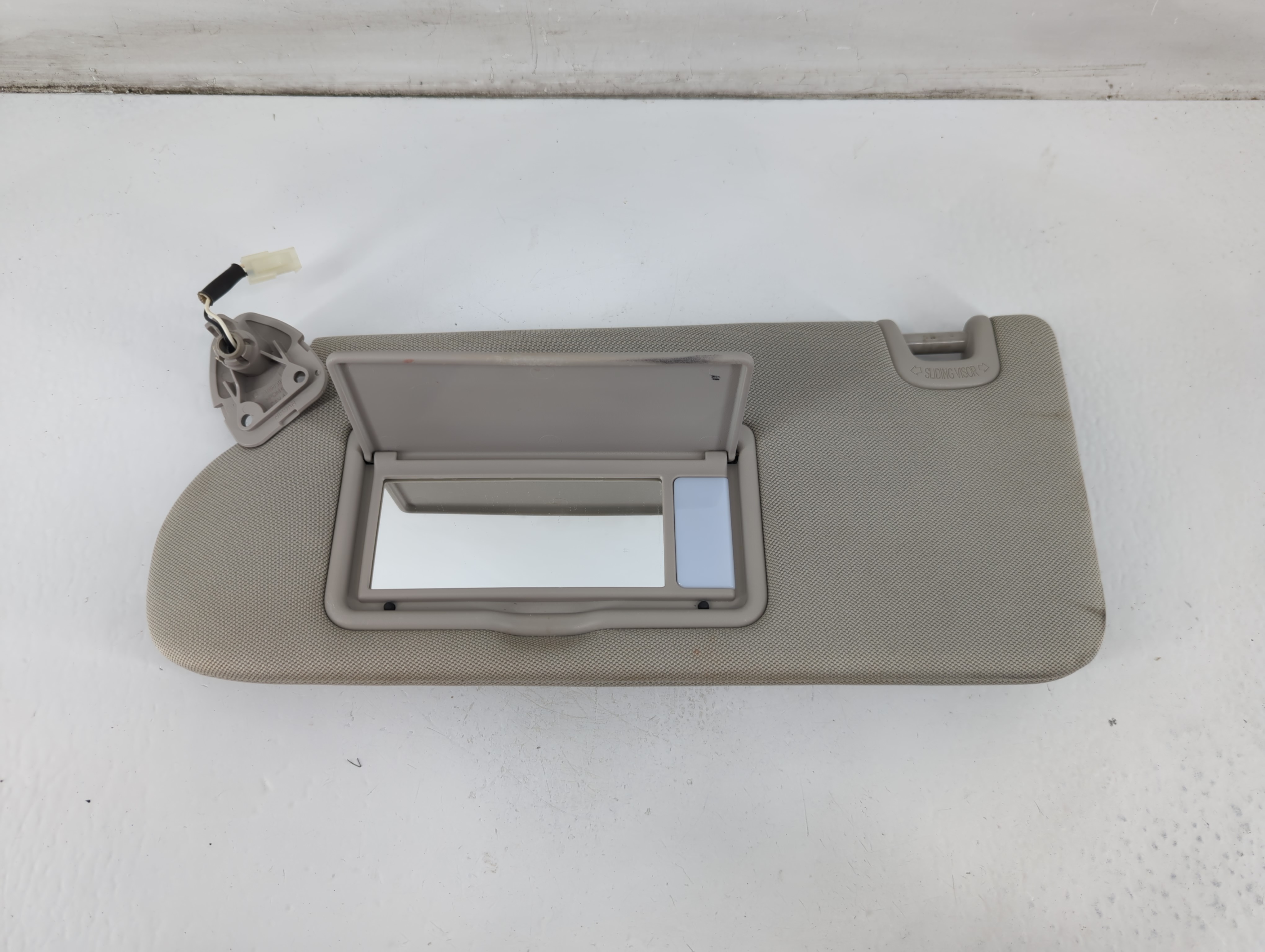 2019-2022 Nissan Murano Driver Sun Visor Mirror Left Sunvisor Light Gray 1095775 - Oemusedautoparts1.com