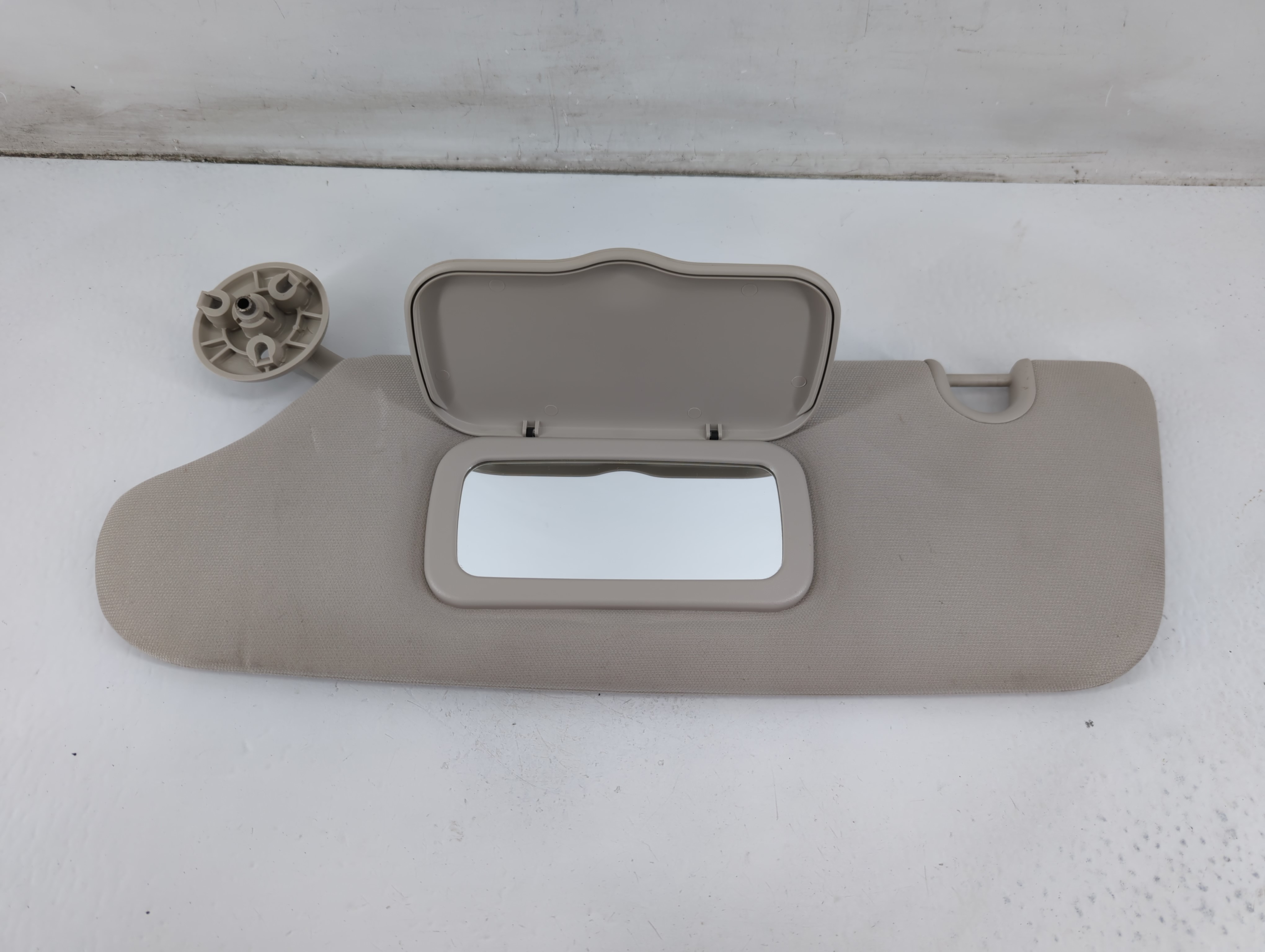 Picture of Dodge Caravan Driver Sun Visor Mirror Left Sunvisor Light Gray 1095785