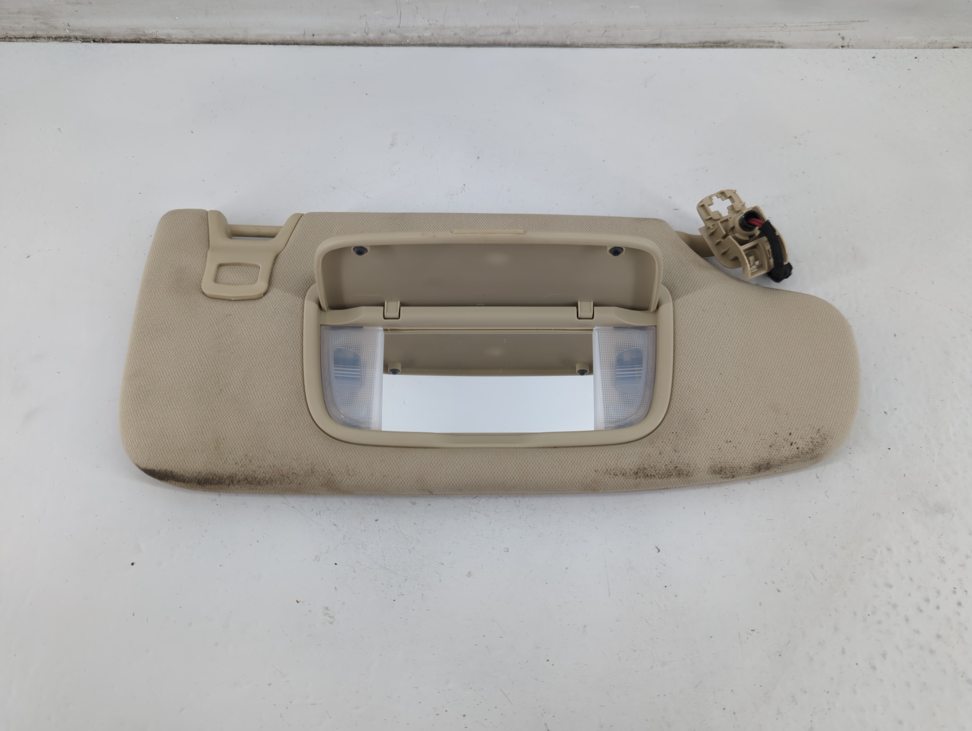 2013 Ford Fusion Passenger Sun Visor Mirror Right Sunvisor Beige 1095800 - Oemusedautoparts1.com