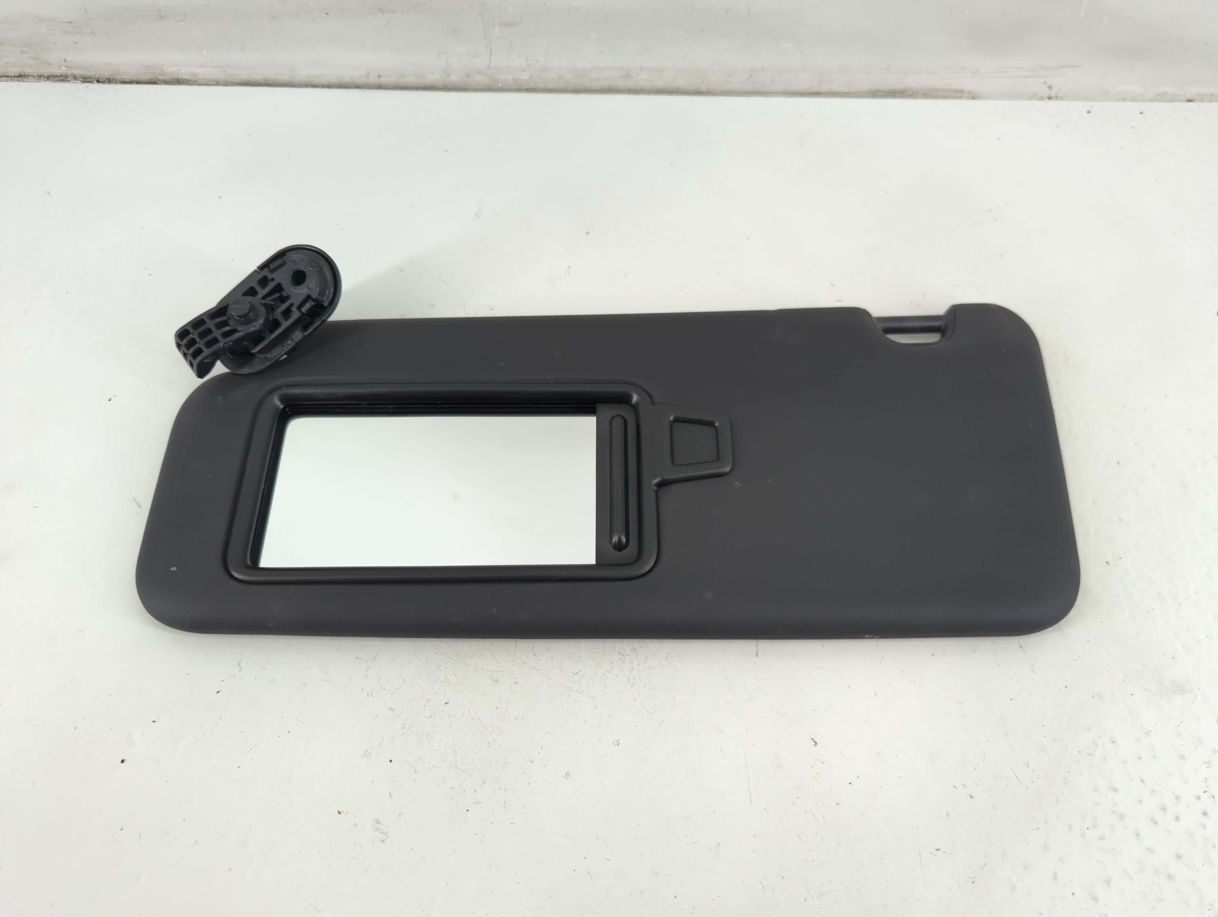 2019-2020 Hyundai Veloster Passenger Sun Visor Mirror Right Sunvisor 1095803 - Oemusedautoparts1.com