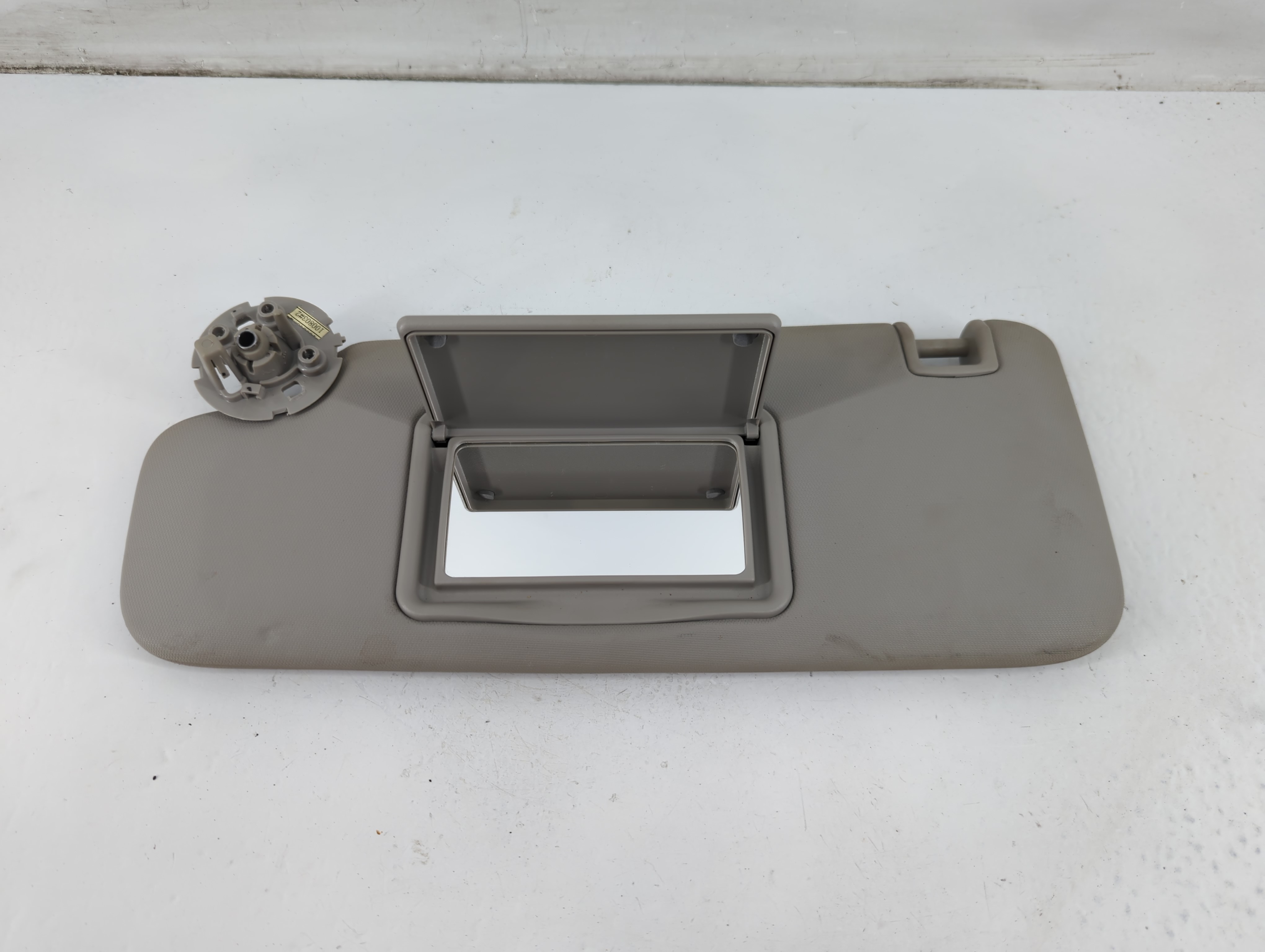 2011-2016 Chevrolet Cruze Driver Sun Visor Mirror Left Sunvisor 1095826 - Oemusedautoparts1.com