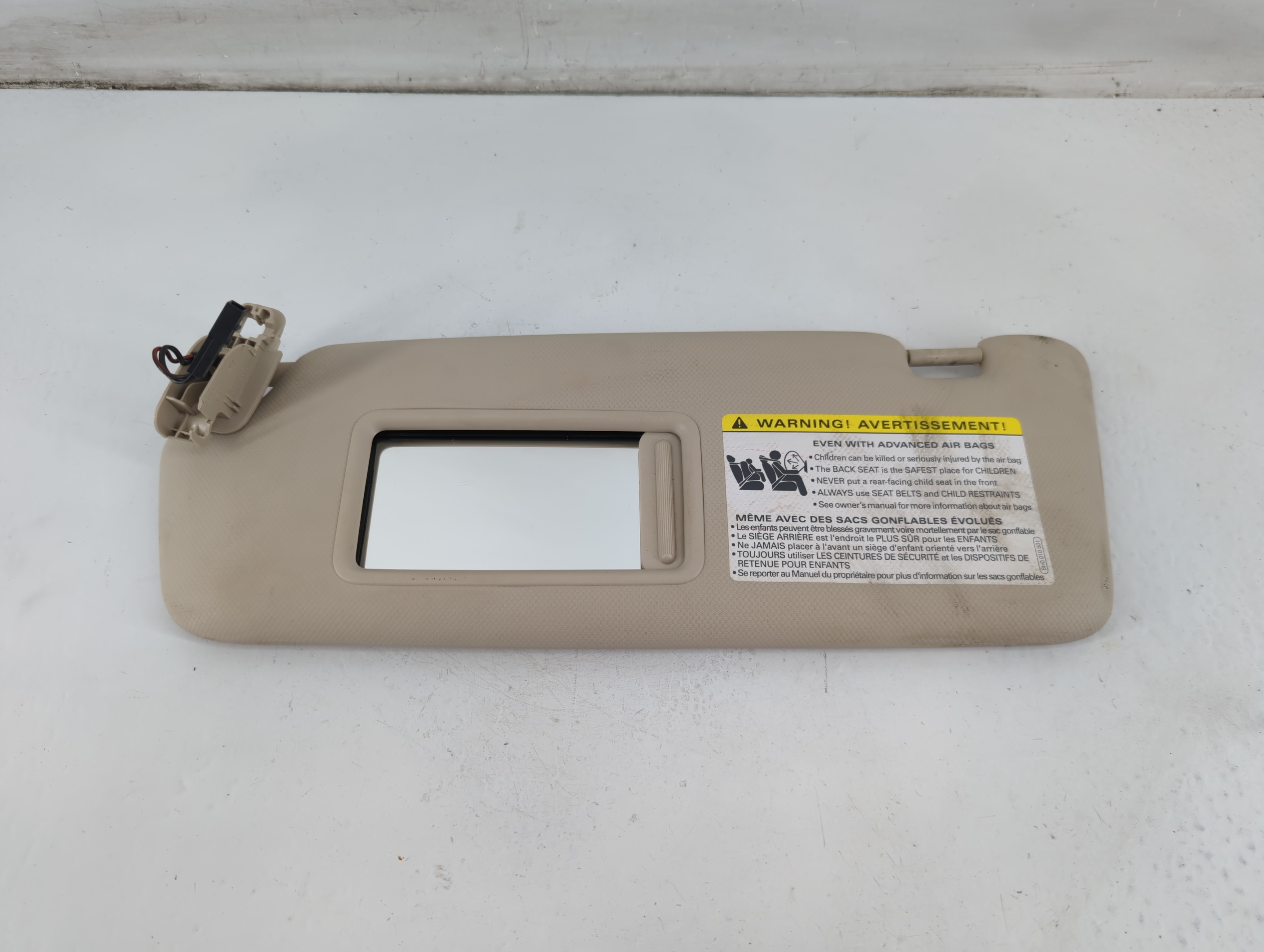 2009-2012 Audi A4 Driver Sun Visor Mirror Left Sunvisor Beige 1095849 - Oemusedautoparts1.com