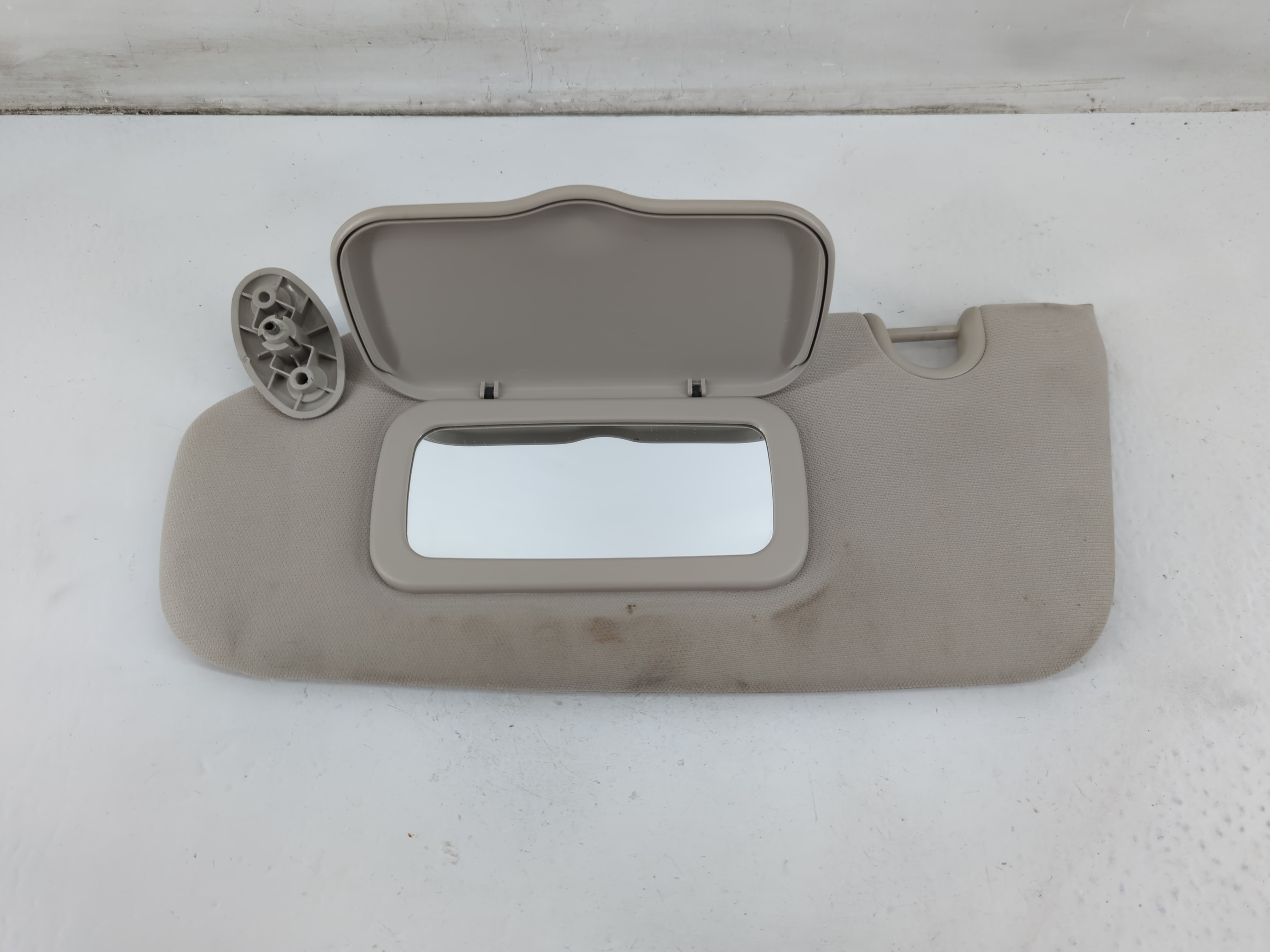 2009-2012 Dodge Caliber Driver Sun Visor Mirror Left Sunvisor Grey 1095850 - Oemusedautoparts1.com