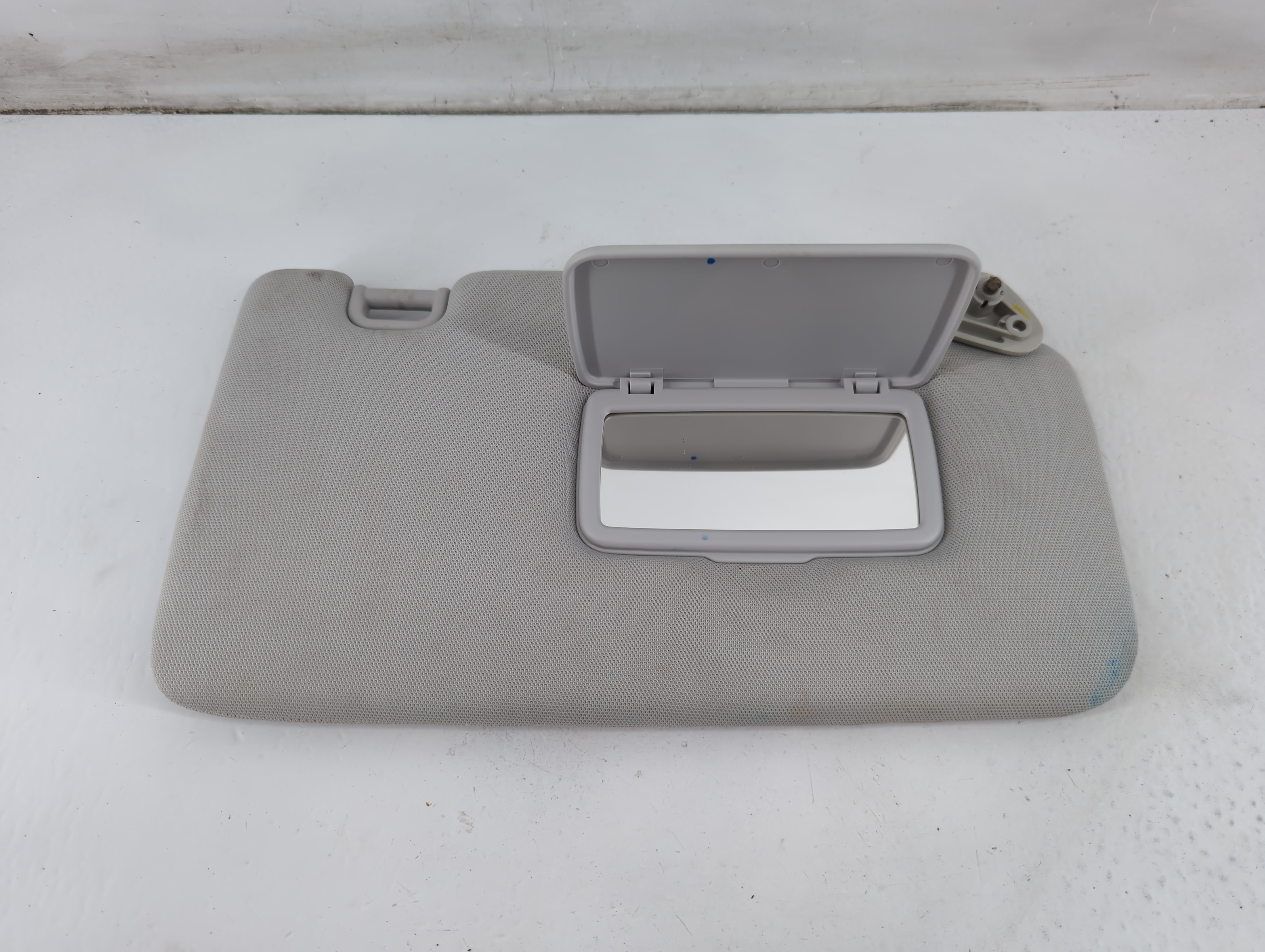 Picture of 2014-2016 Subaru Forester Passenger Sun Visor Mirror Right Sunvisor Grey 1095852