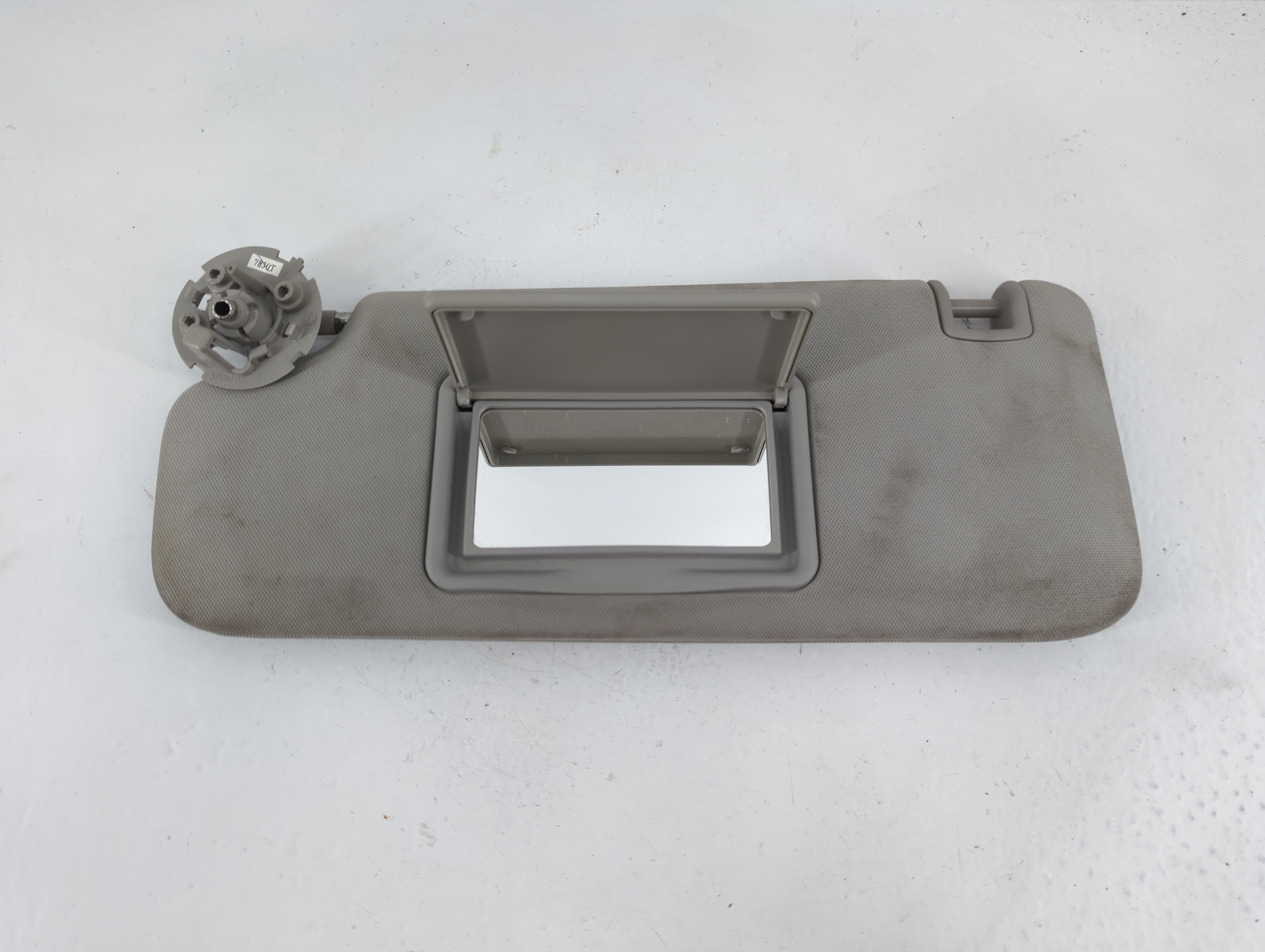2004-2012 Chevrolet Malibu Driver Sun Visor Mirror Left Sunvisor Grey 1095854 - Oemusedautoparts1.com