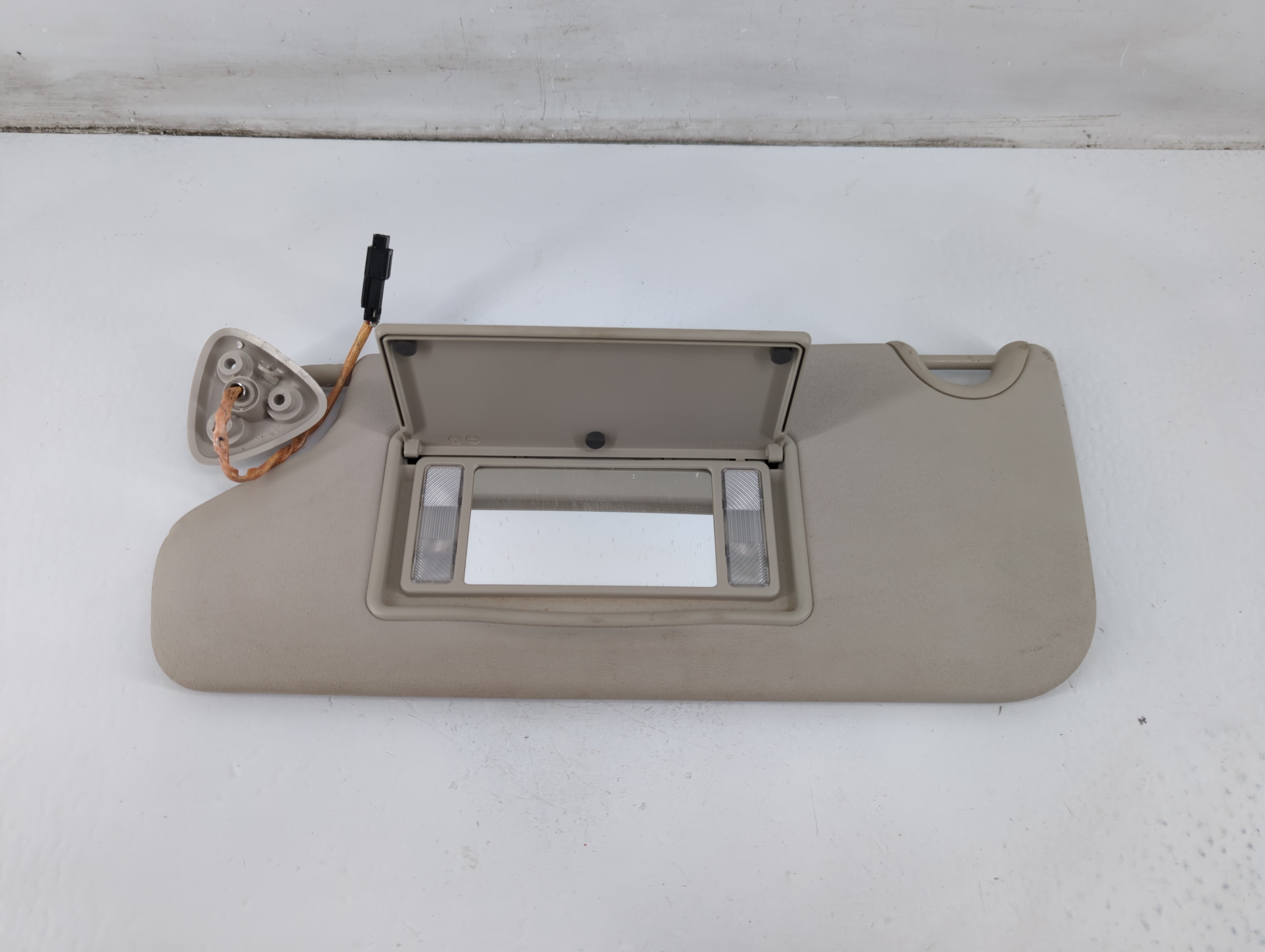 Picture of 2011-2020 Dodge Journey Driver Sun Visor Mirror Left Sunvisor Light Gray 1095862