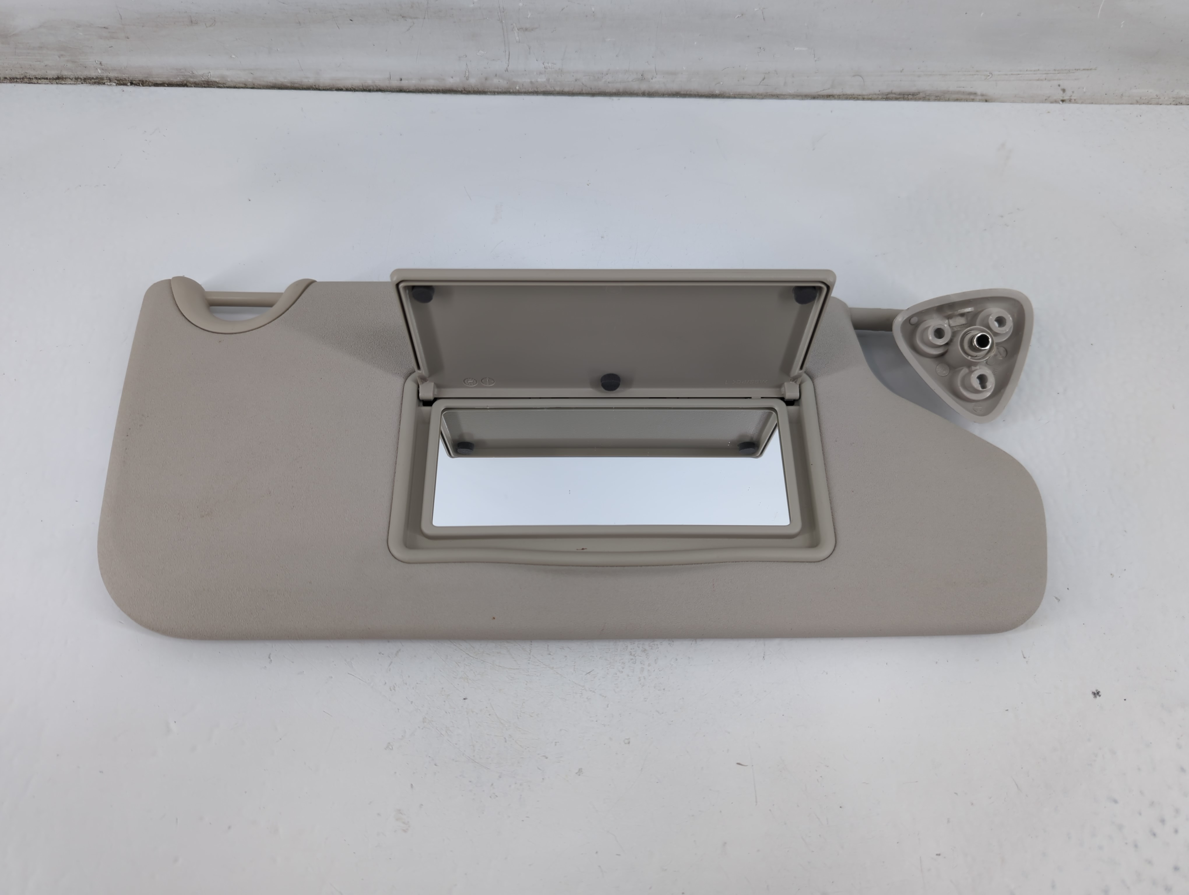 2020 Dodge Journey Passenger Sun Visor Mirror Right Sunvisor Light Gray 1095863 - Oemusedautoparts1.com