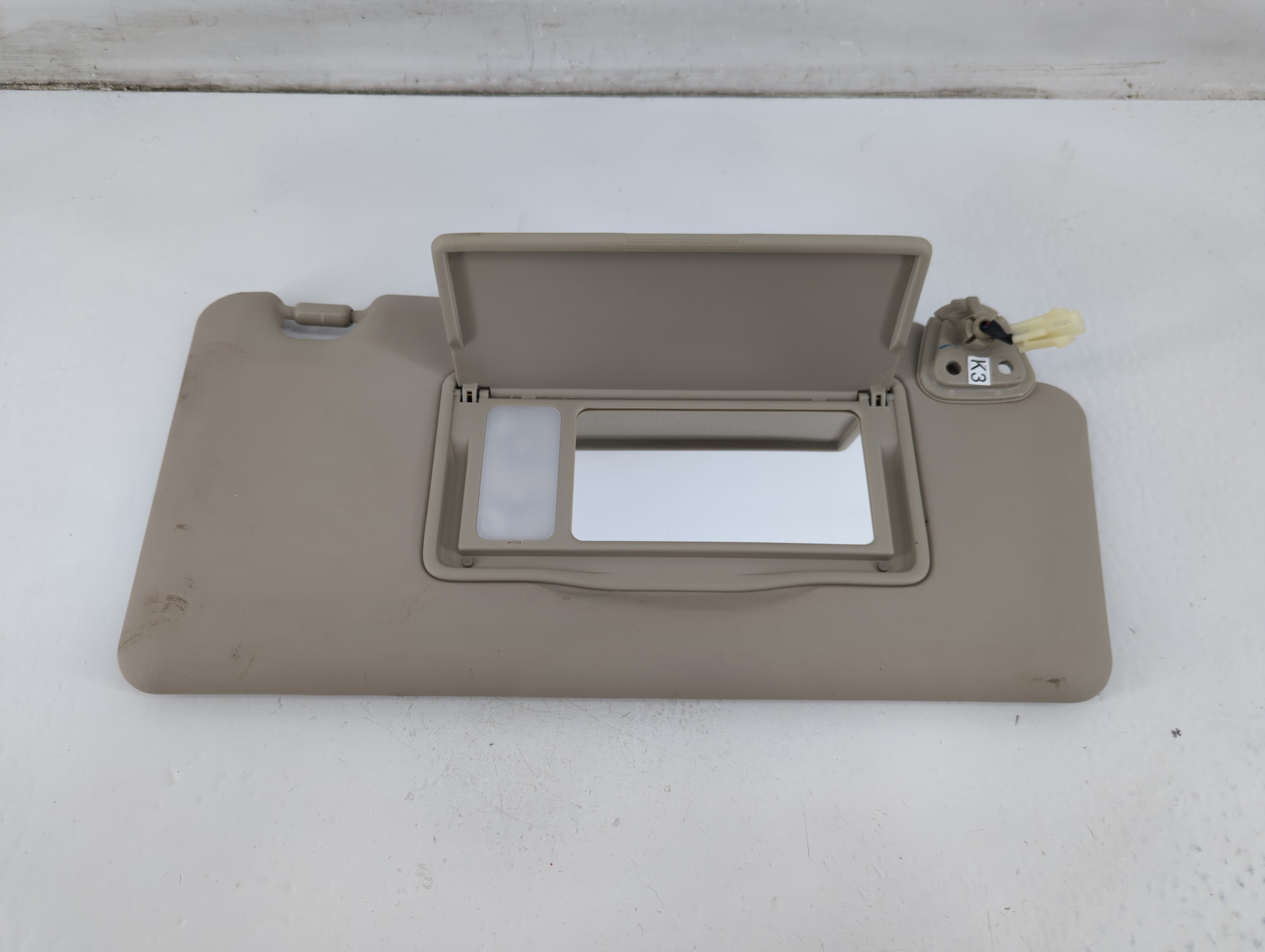 2008-2015 Nissan Rogue Passenger Sun Visor Mirror Right Sunvisor 1095864 - Oemusedautoparts1.com