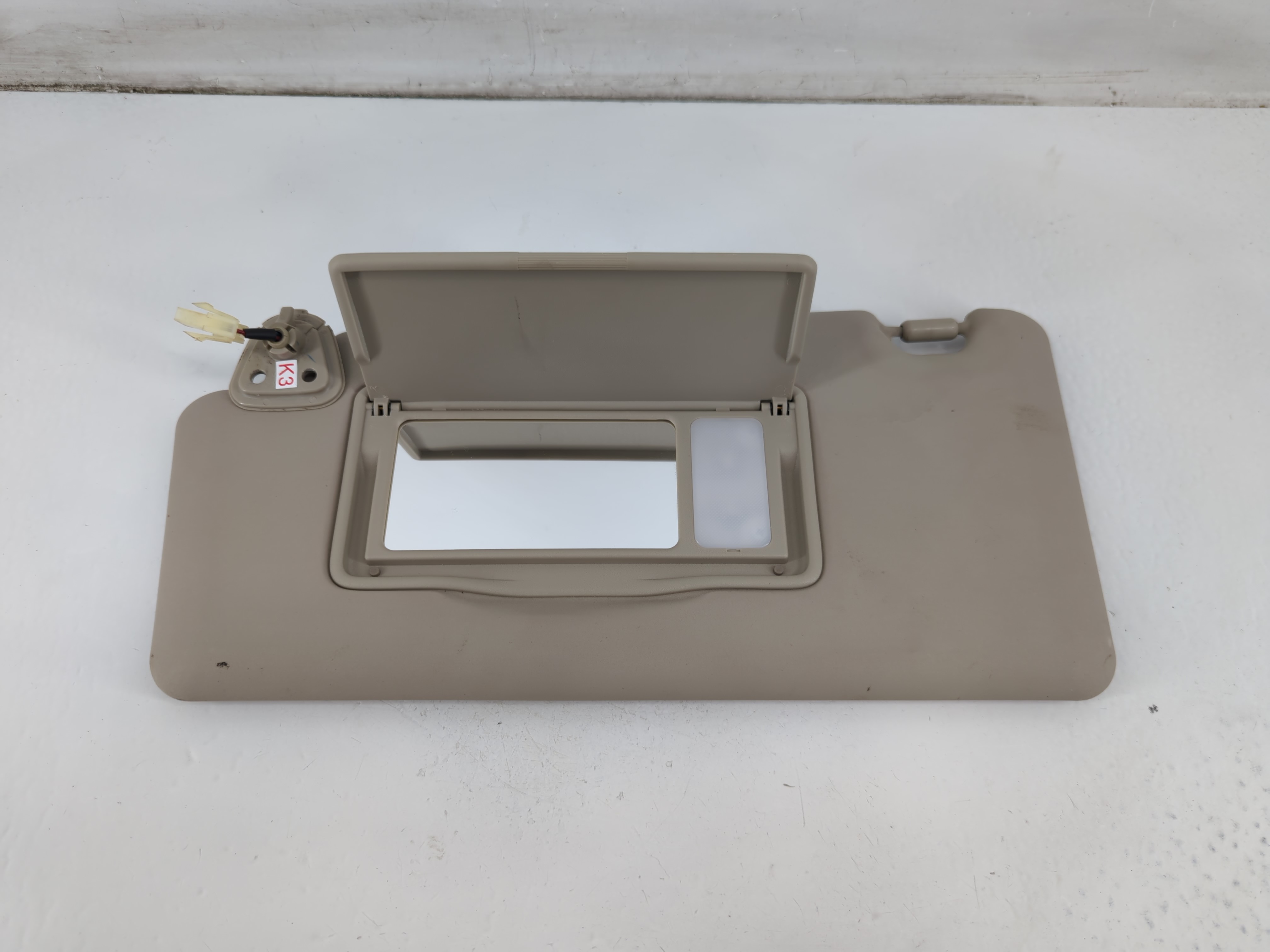 2011-2015 Nissan Rogue Driver Sun Visor Mirror Left Sunvisor Gray 1095866 - Oemusedautoparts1.com
