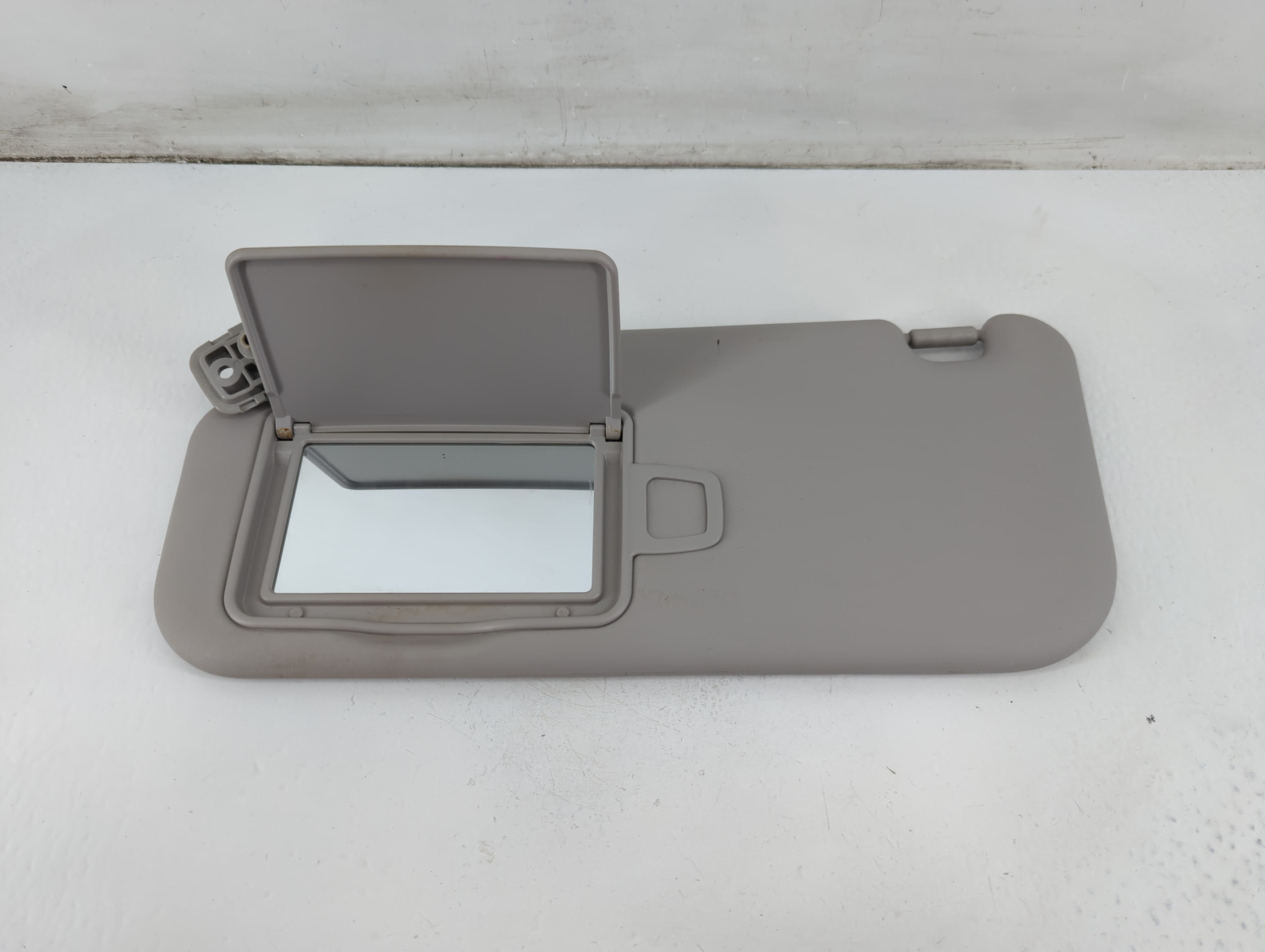2010-2013 Kia Soul Driver Sun Visor Mirror Left Sunvisor Gray 1095868 - Oemusedautoparts1.com