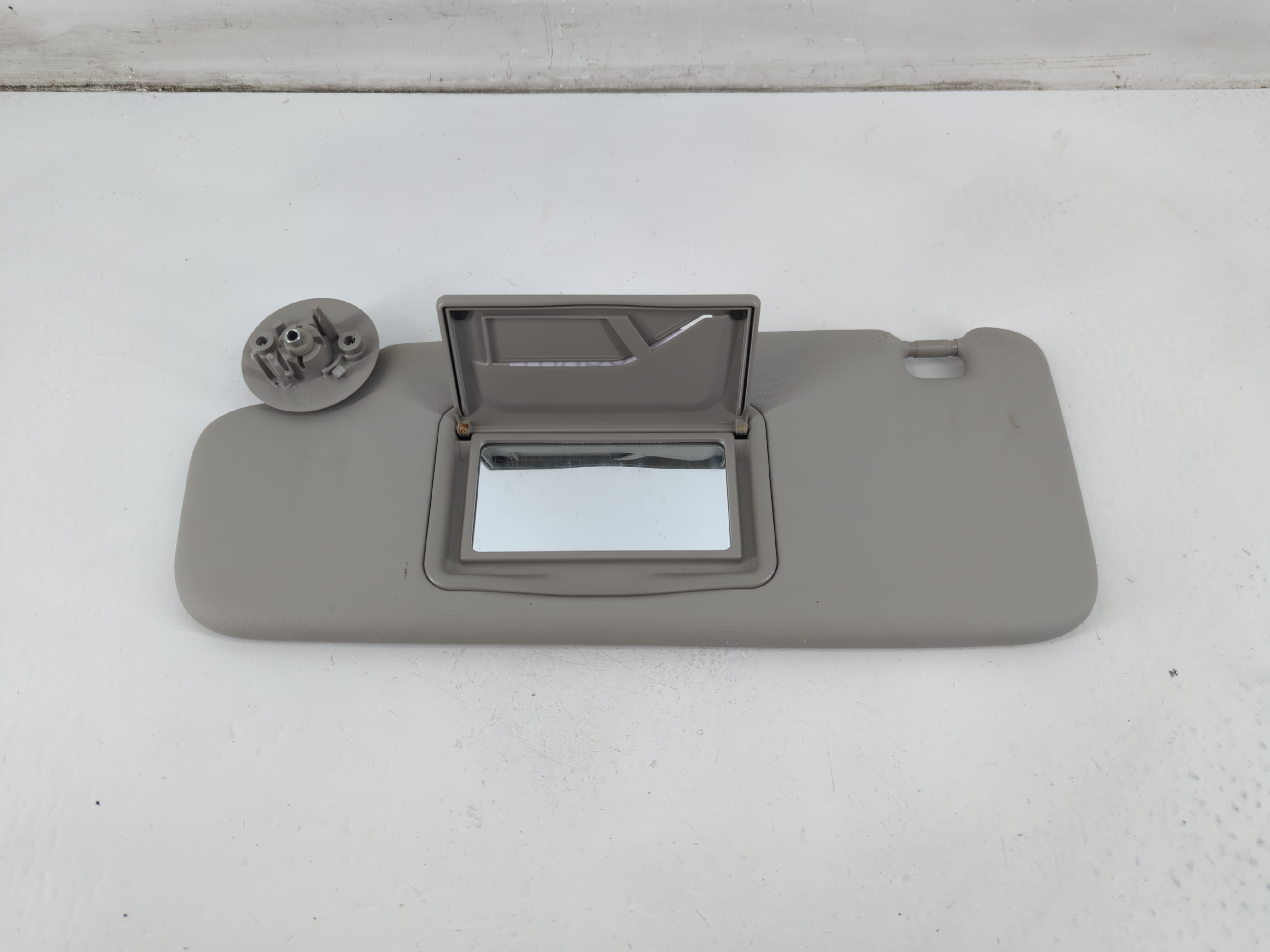 2012-2019 Chevrolet Sonic Driver Sun Visor Mirror Left Sunvisor Gray 1095871 - Oemusedautoparts1.com