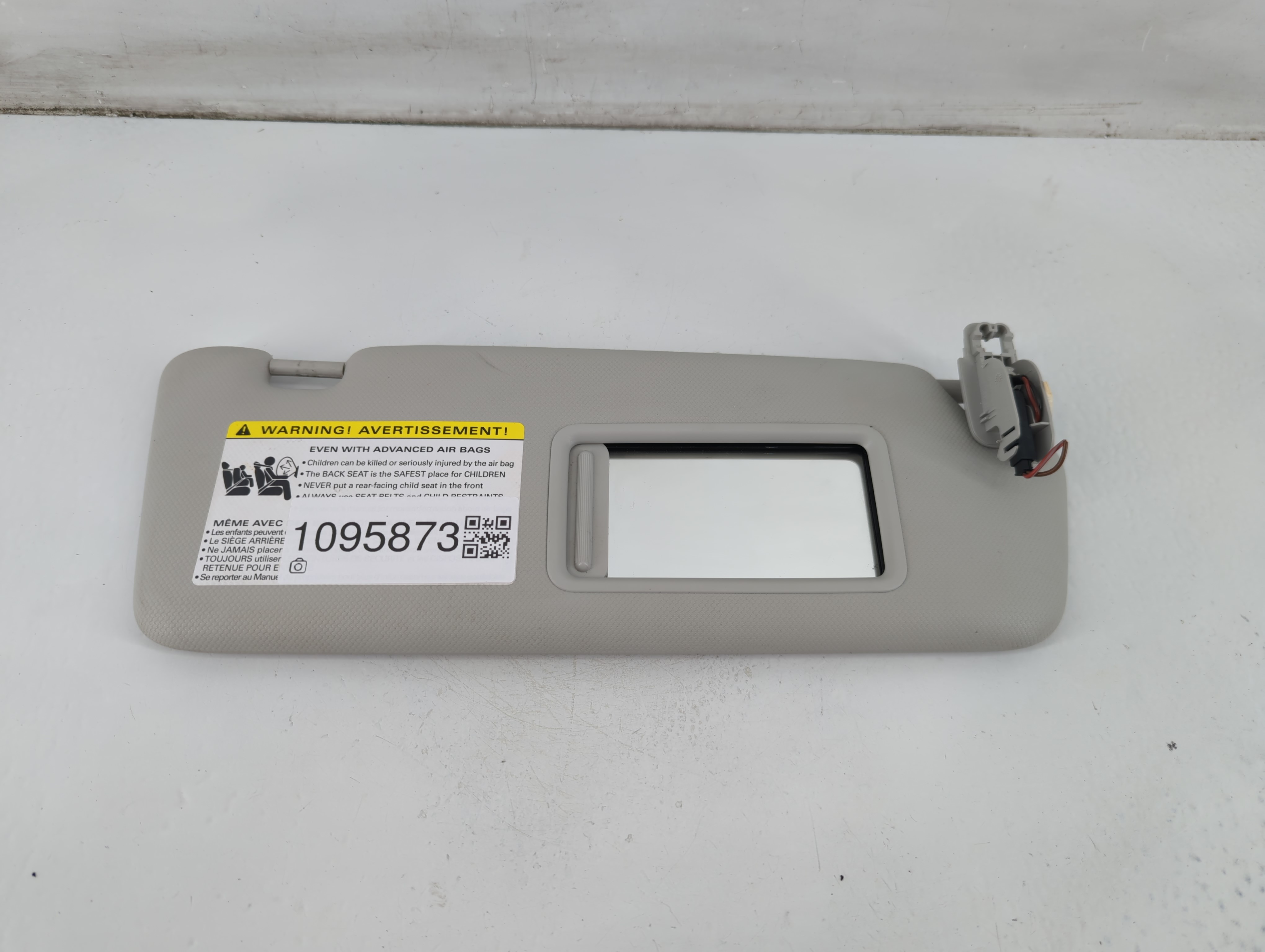 Picture of 2009-2012 Audi A4 Passenger Sun Visor Mirror Right Sunvisor Light Gray 1095873