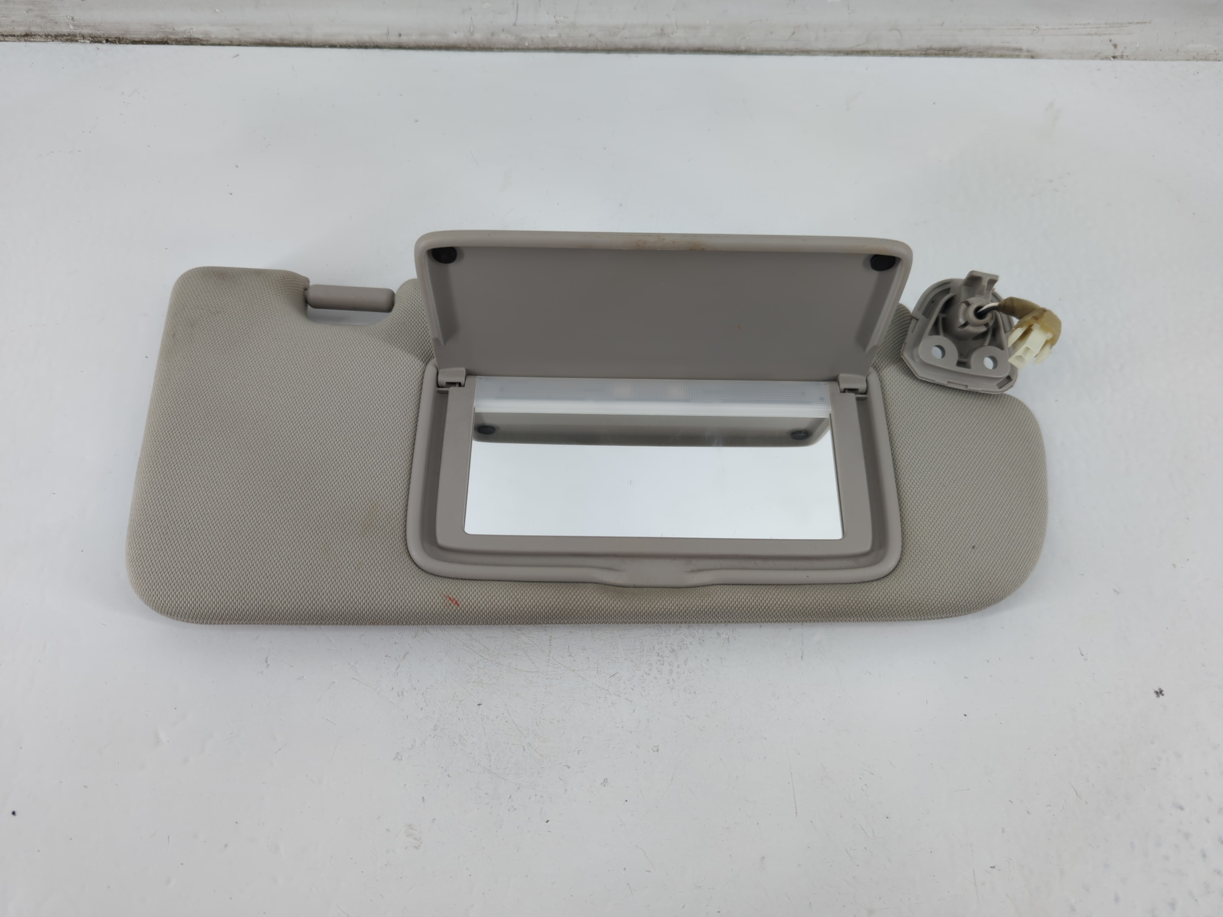 2014-2020 Infiniti Q50 Passenger Sun Visor Mirror Right Sunvisor Gray 1095878 - Oemusedautoparts1.com