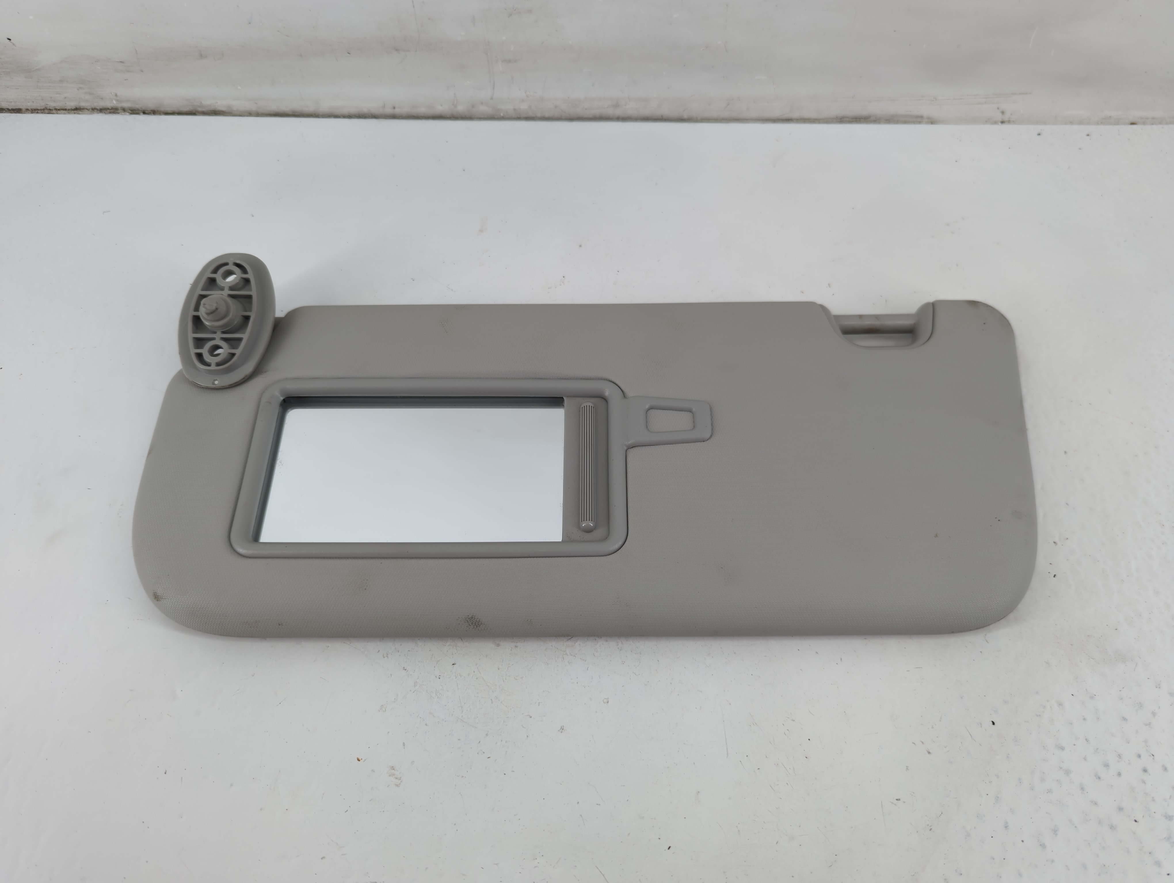 2014-2019 Kia Soul Driver Sun Visor Mirror Left Sunvisor Pale Grey 1095896 - Oemusedautoparts1.com