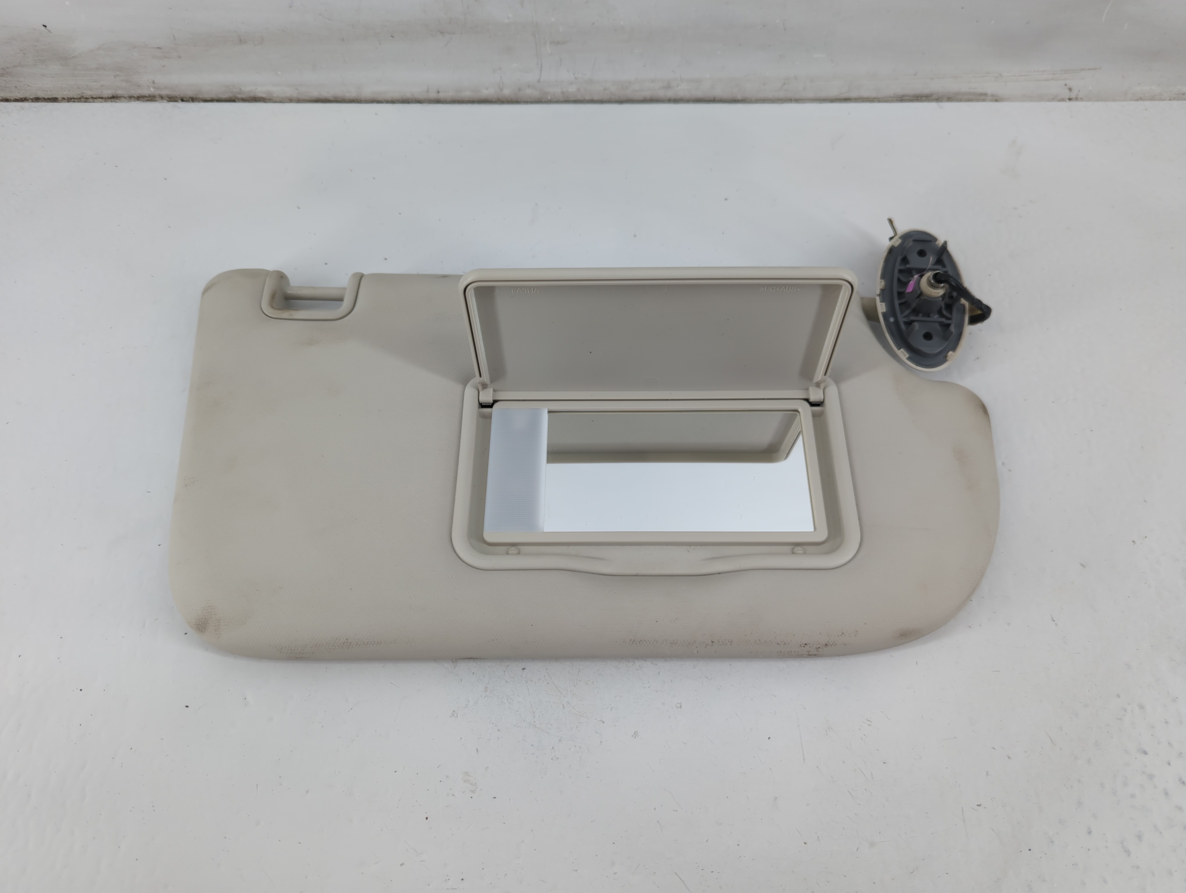 2013-2019 Ford Escape Passenger Sun Visor Mirror Right Sunvisor Cream 1095910 - Oemusedautoparts1.com