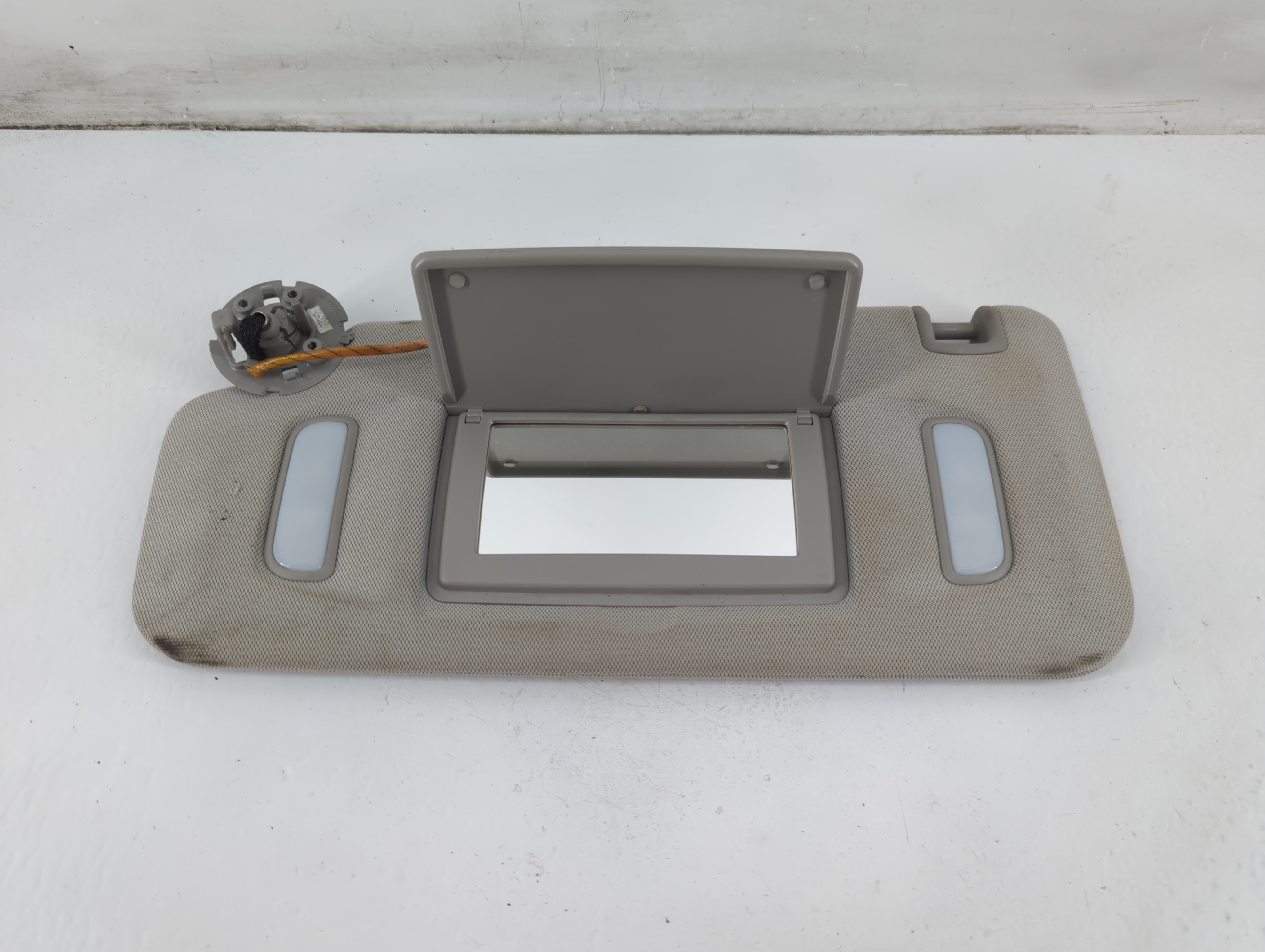 2010-2017 Chevrolet Equinox Driver Sun Visor Mirror Left Sunvisor Grey 1095915 - Oemusedautoparts1.com
