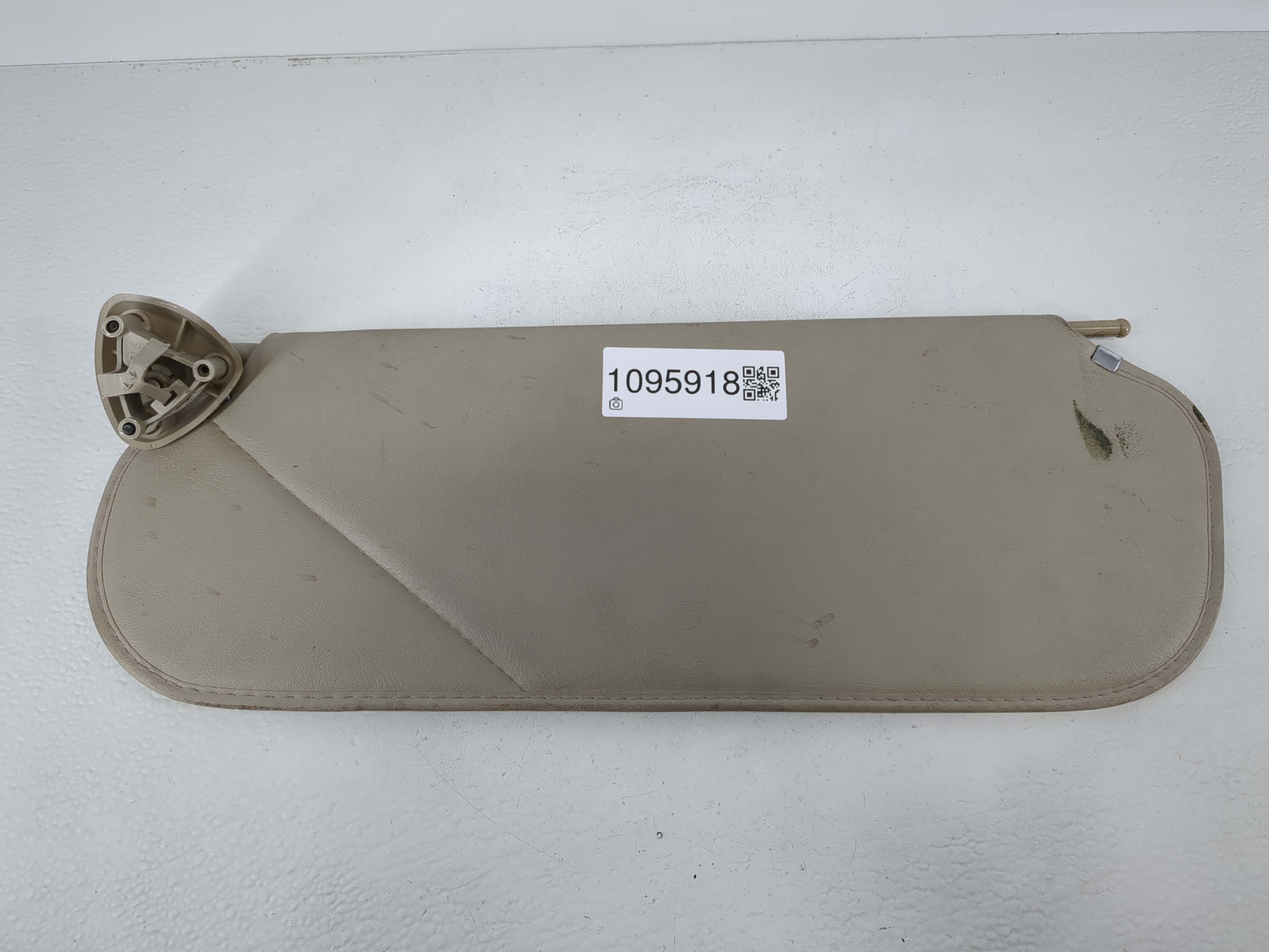 2003 Chevrolet Express 2500 Passenger Sun Visor Mirror Right Sunvisor 1095918 - Oemusedautoparts1.com
