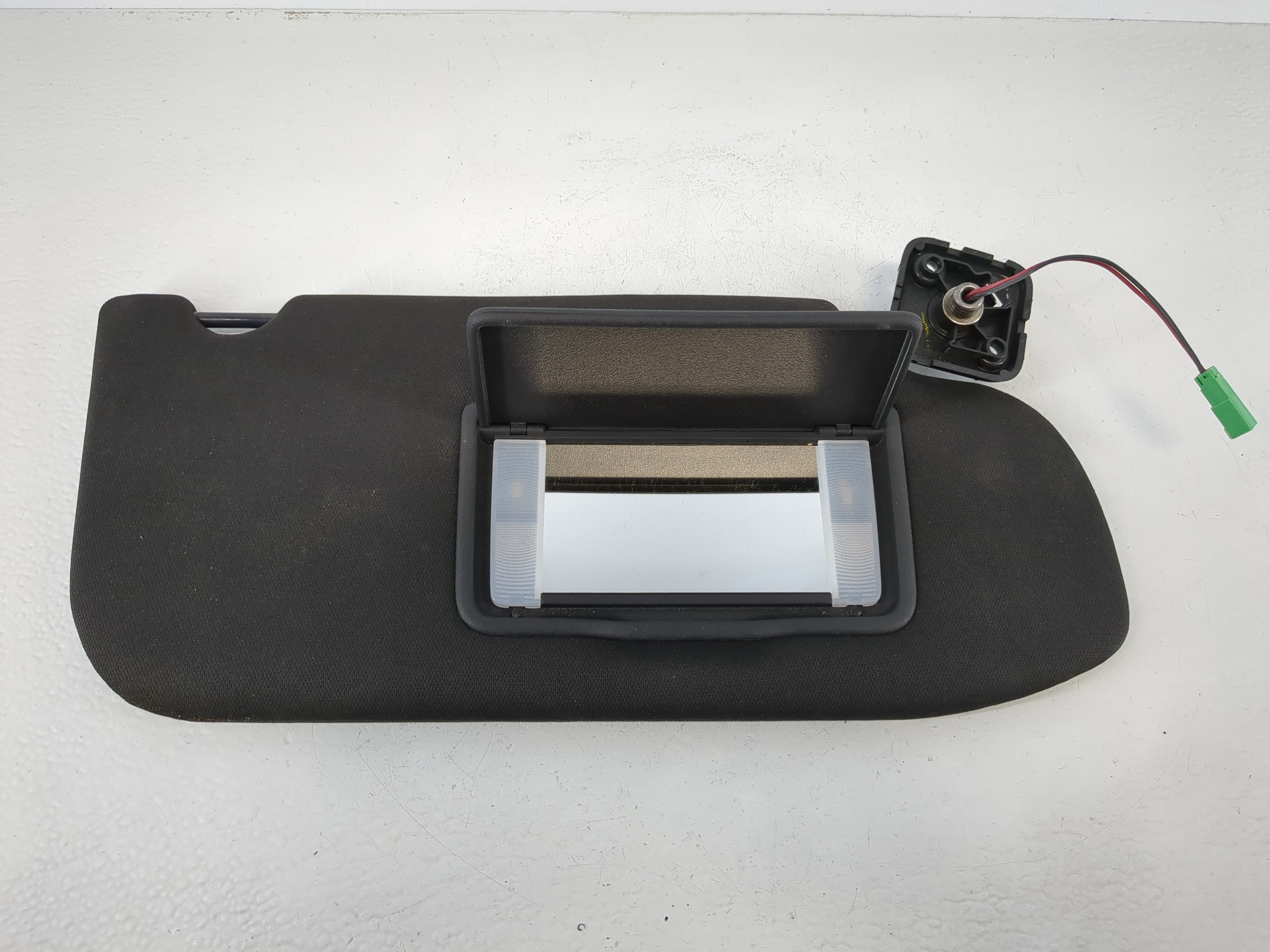 2015-2020 Ford Edge Passenger Sun Visor Mirror Right Sunvisor Black 1095923 - Oemusedautoparts1.com