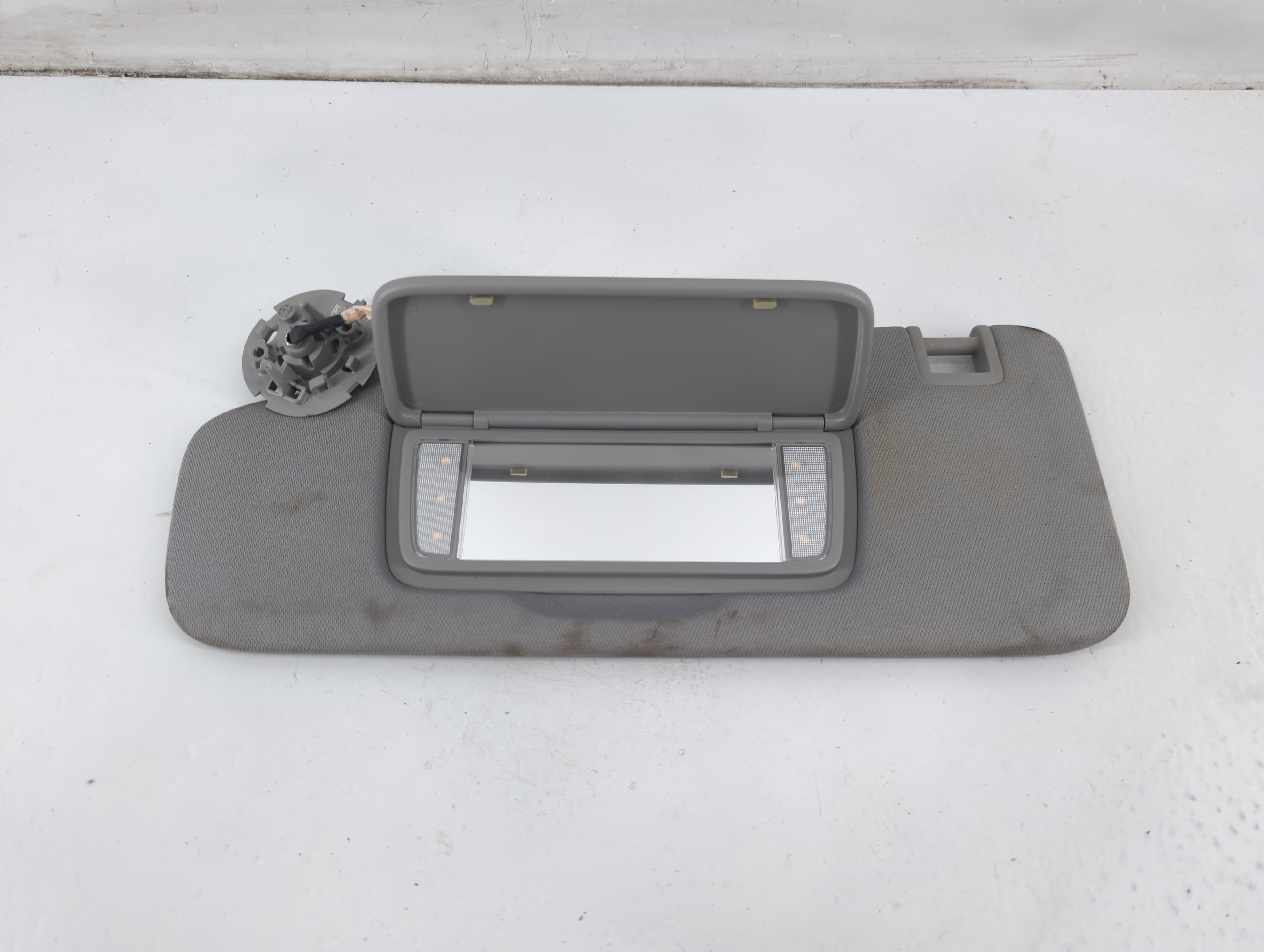 2010-2017 Jeep Patriot Driver Sun Visor Mirror Left Sunvisor Grey 1095932 - Oemusedautoparts1.com