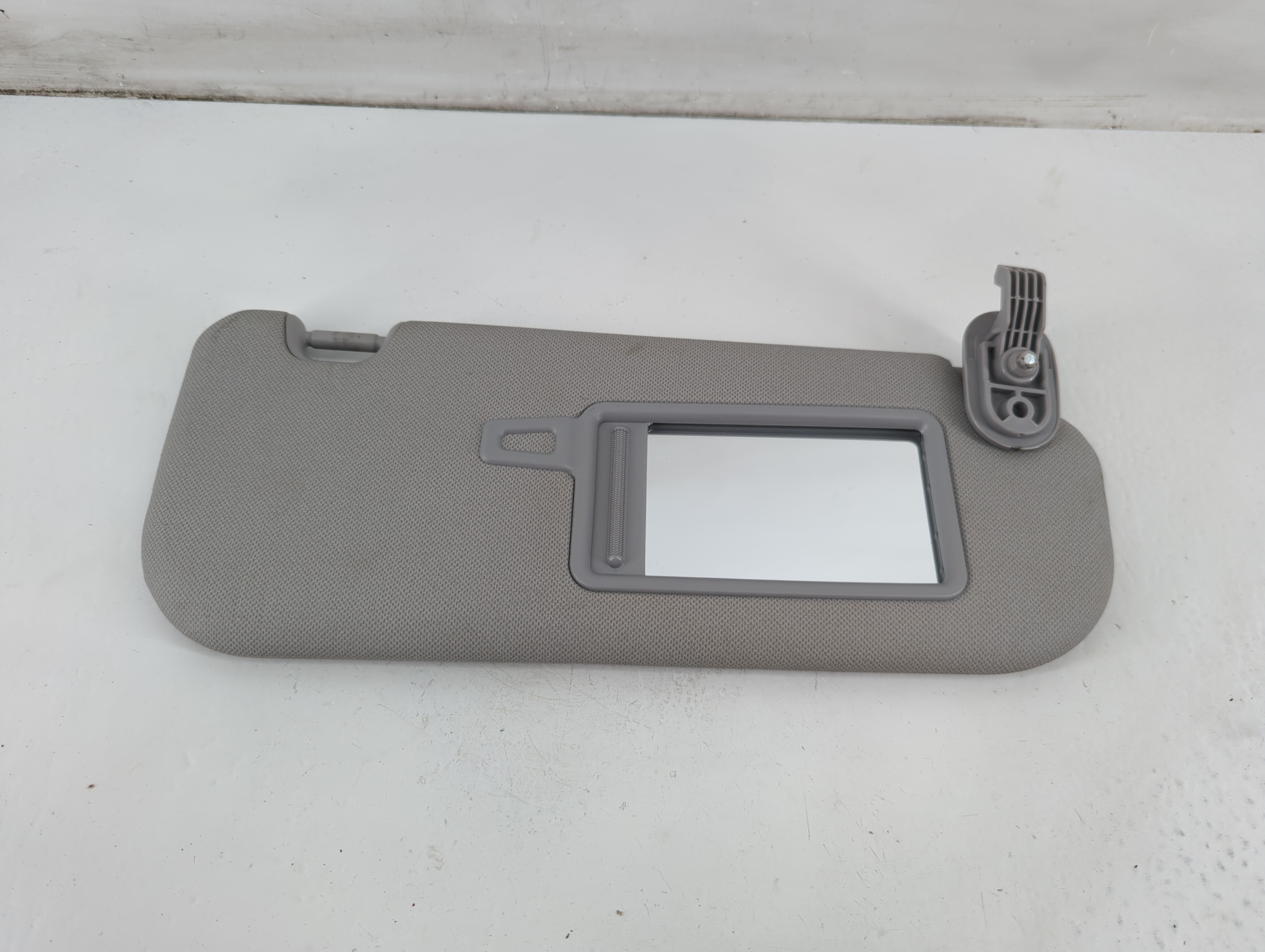 2016-2021 Chevrolet Malibu Passenger Sun Visor Mirror Right Sunvisor 1095934 - Oemusedautoparts1.com