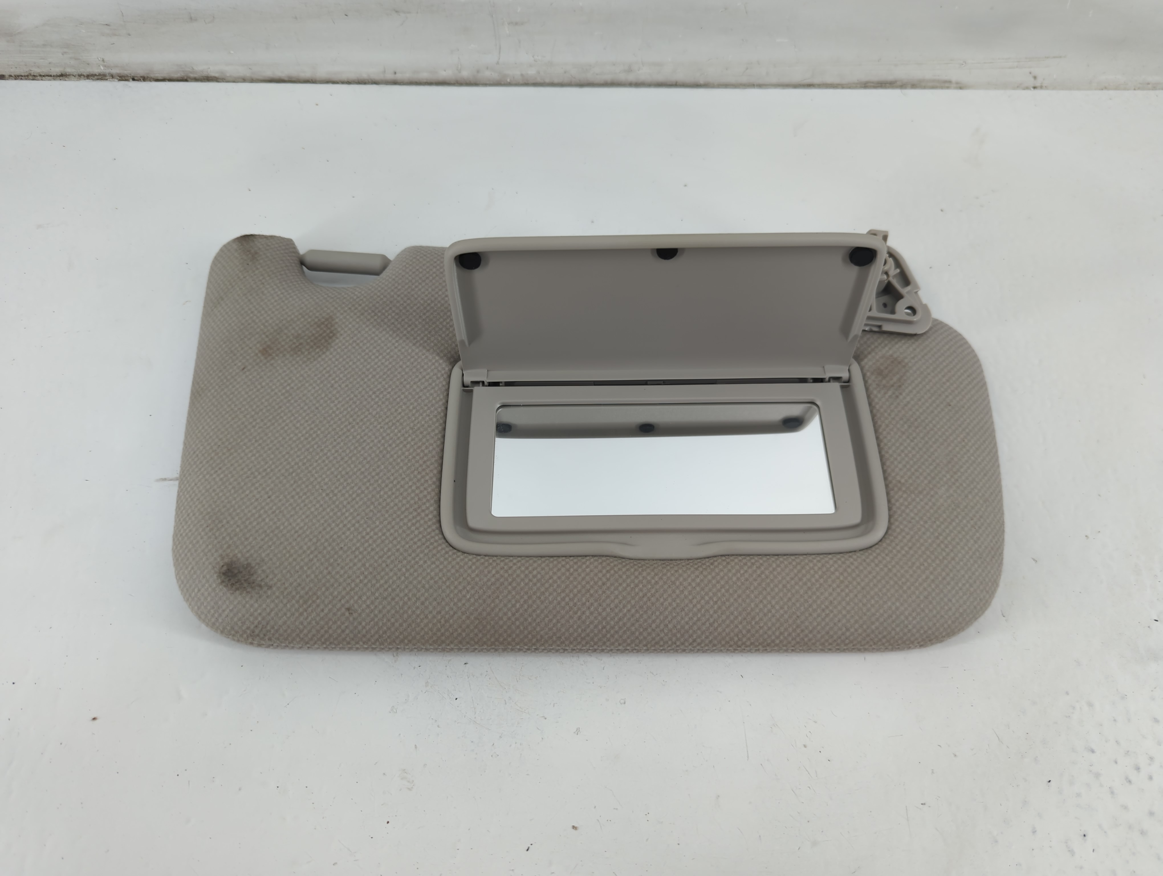 2013-2019 Nissan Sentra Passenger Sun Visor Mirror Right Sunvisor Gray 1095935 - Oemusedautoparts1.com