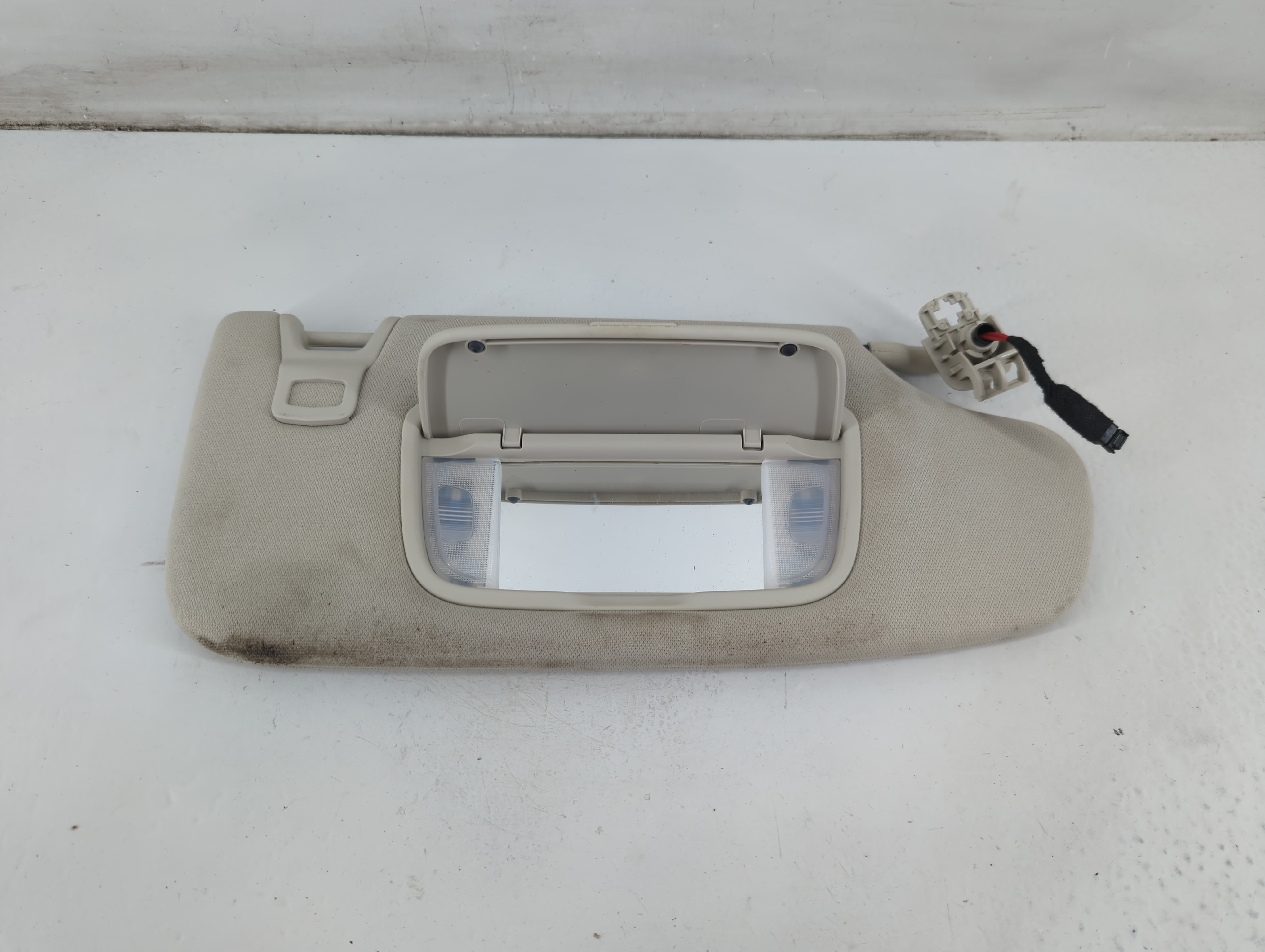 2015-2020 Ford Edge Passenger Sun Visor Mirror Right Sunvisor 1095937 - Oemusedautoparts1.com