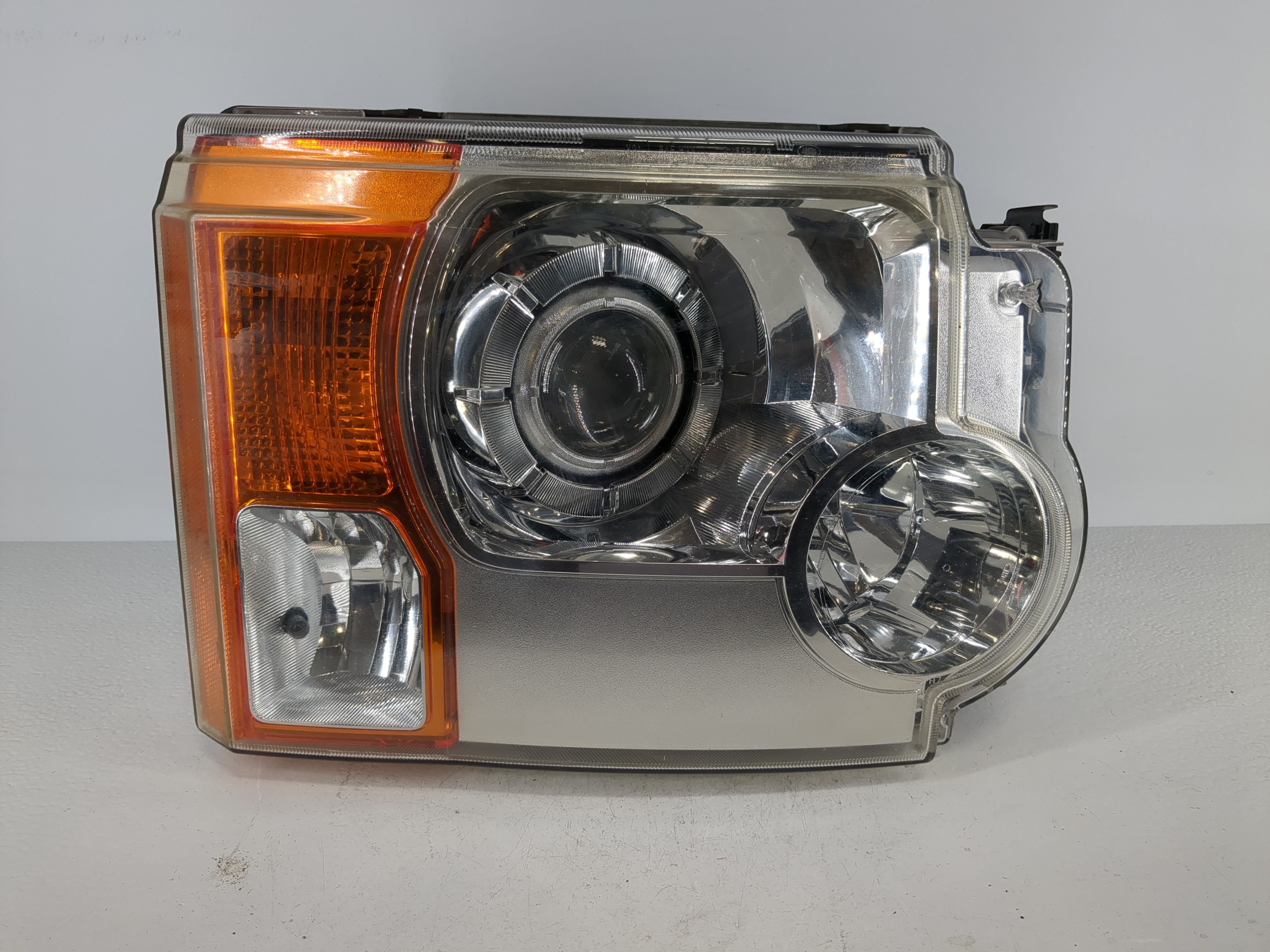 2005-2009 Land Rover Lr3 Passenger Right Oem Head Light Headlight Lamp 1095947 - Oemusedautoparts1.com