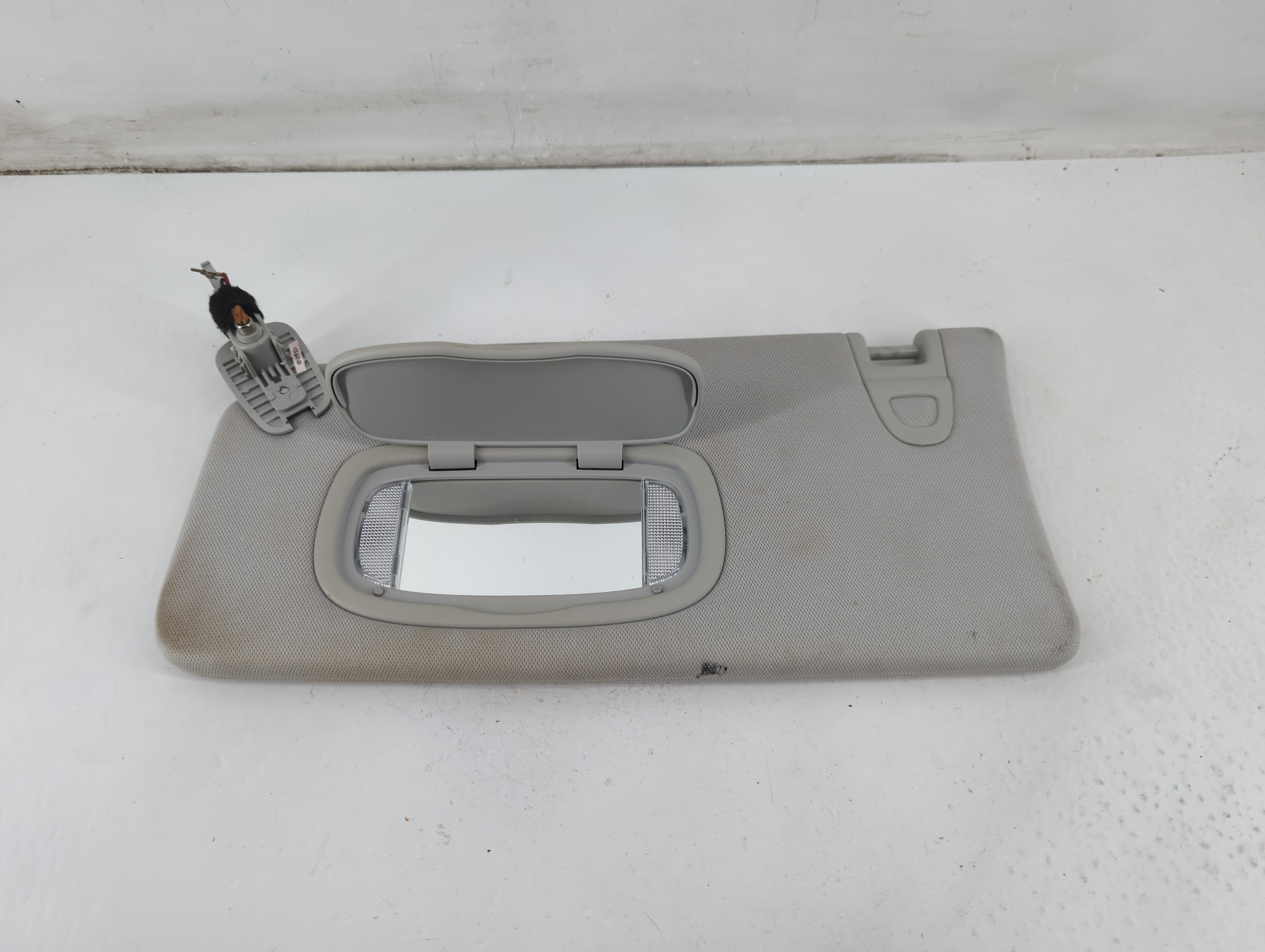 2018 Jeep Compass Driver Sun Visor Mirror Left Sunvisor Grey 1095961 - Oemusedautoparts1.com