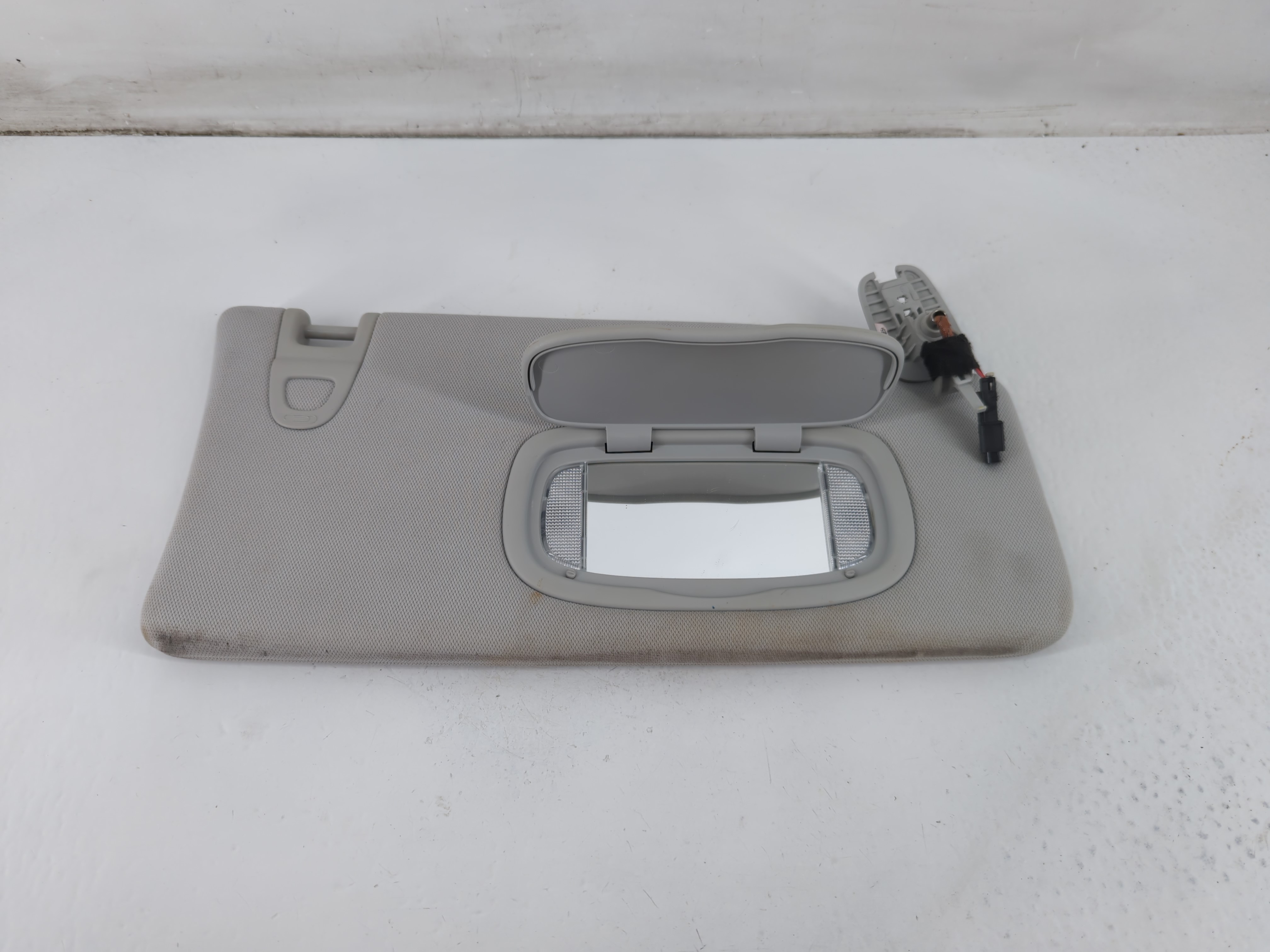 2018 Jeep Compass Passenger Sun Visor Mirror Right Sunvisor Grey 1095964 - Oemusedautoparts1.com
