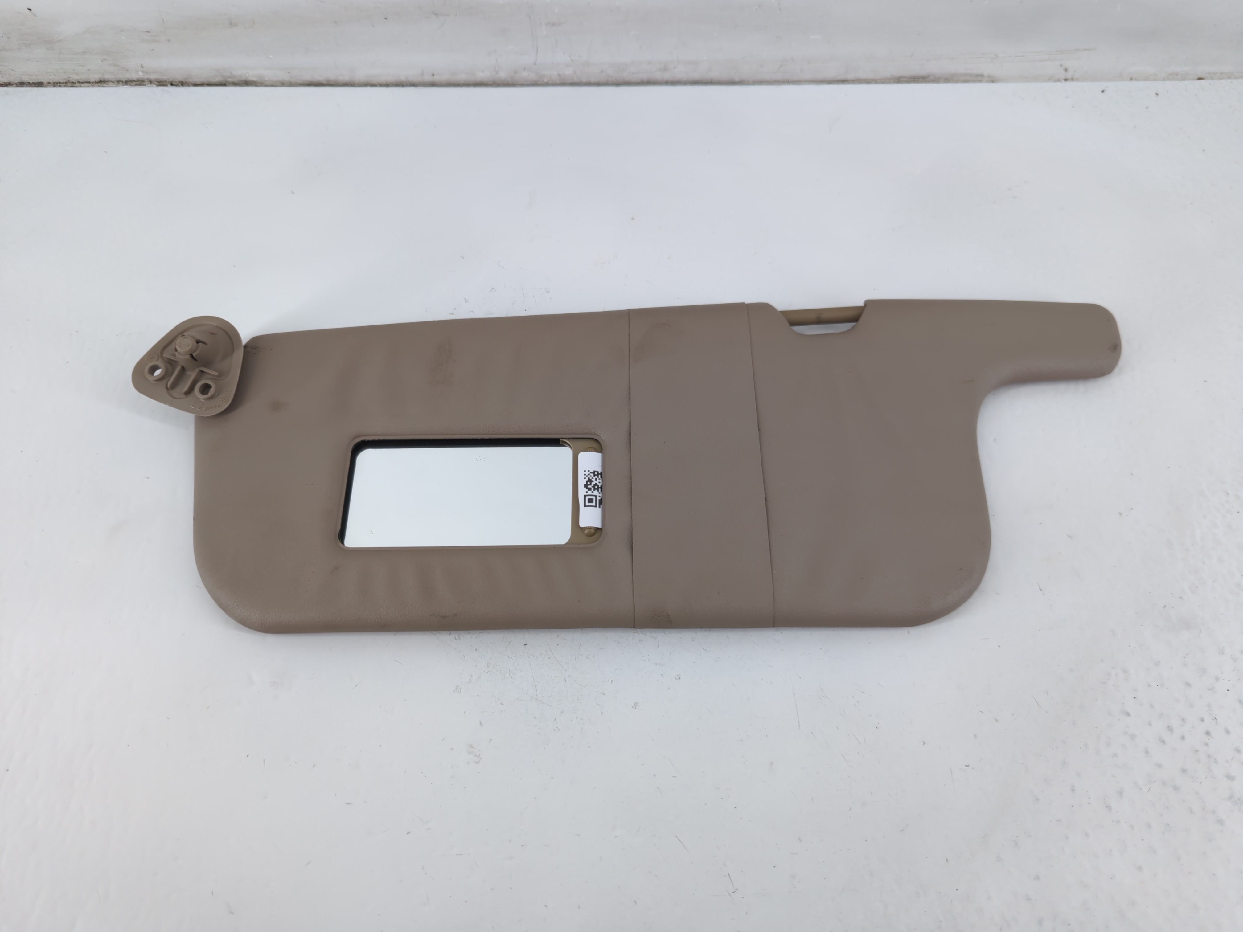 2000-2002 Toyota Corolla Driver Sun Visor Mirror Left Sunvisor Tan 1095966 - Oemusedautoparts1.com