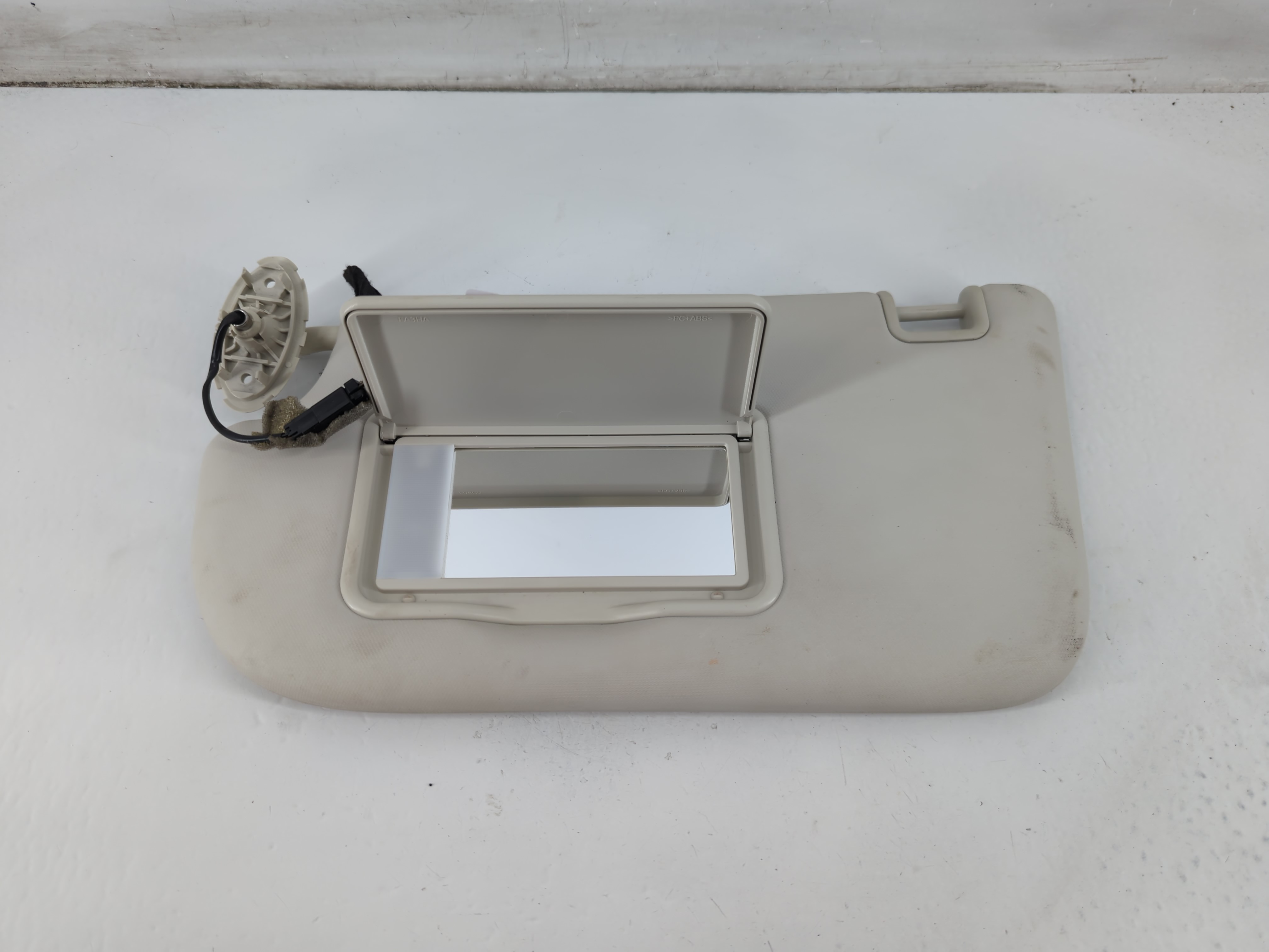 2013-2019 Ford Escape Driver Sun Visor Mirror Left Sunvisor Grey 1095967 - Oemusedautoparts1.com