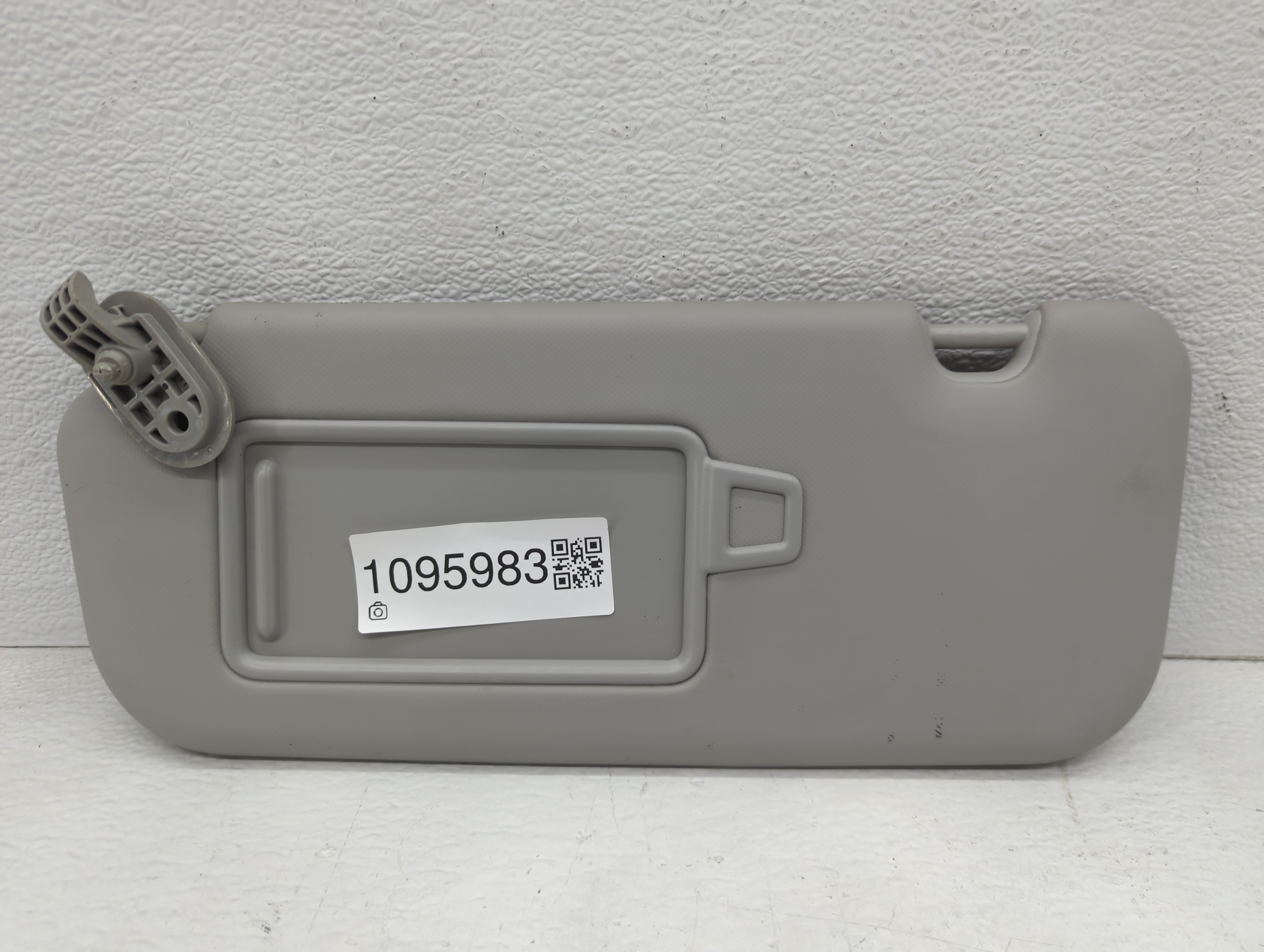 2018-2020 Kia Rio Driver Sun Visor Mirror Left Sunvisor Light Gray 1095983 - Oemusedautoparts1.com