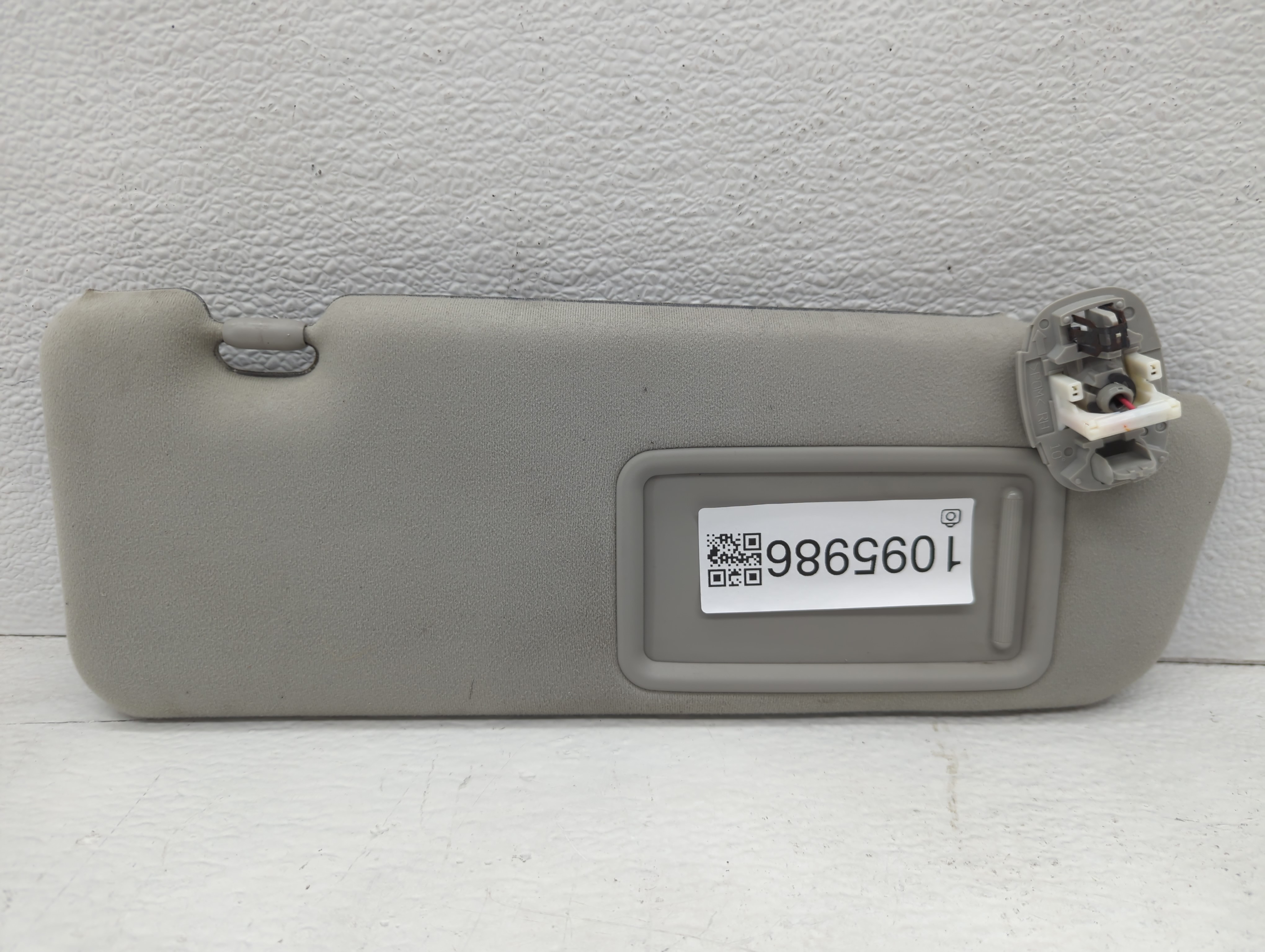 2010-2015 Toyota Prius Passenger Sun Visor Mirror Right Sunvisor Grey 1095986 - Oemusedautoparts1.com