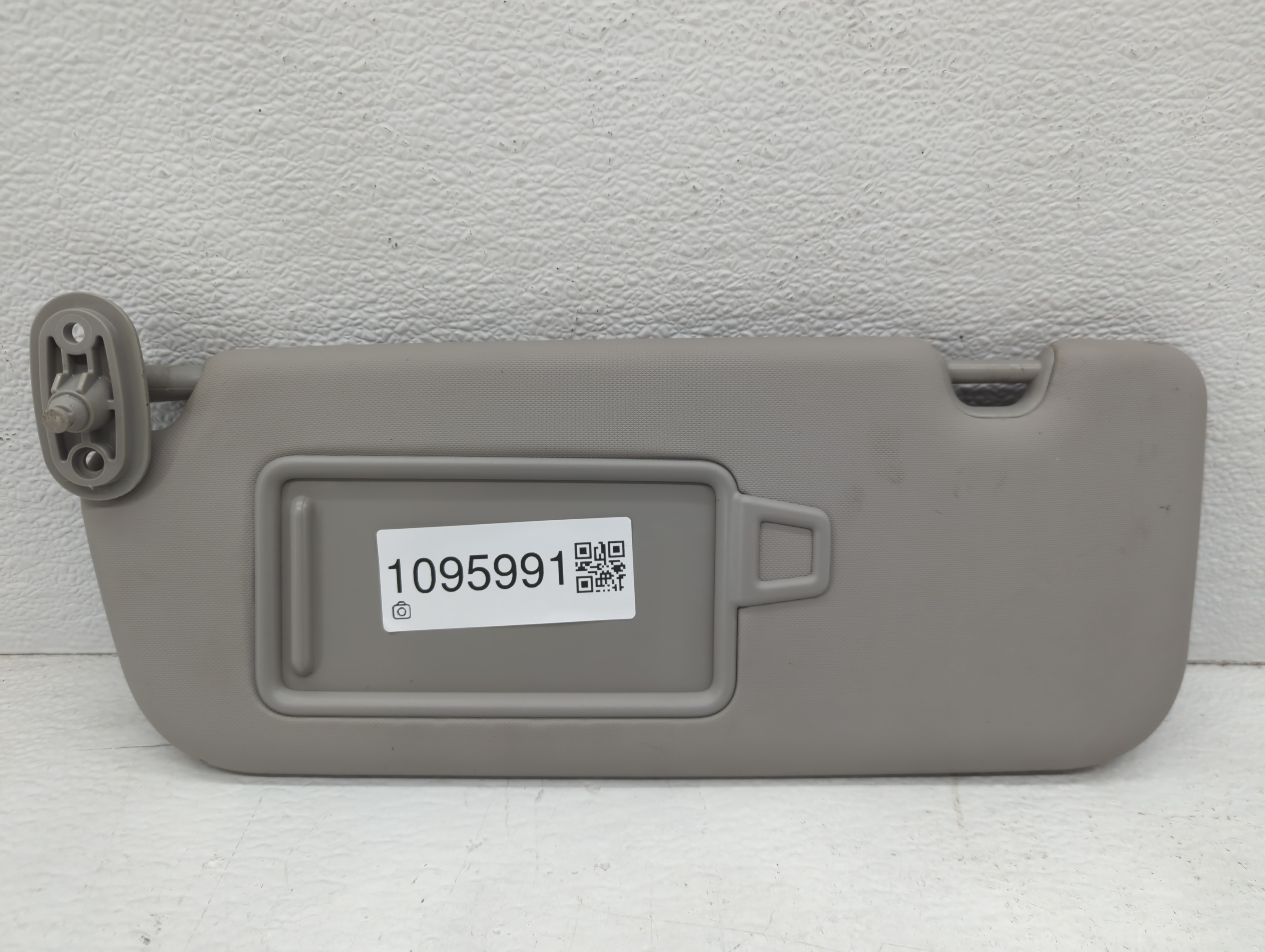 Picture of 2017-2018 Kia Forte Driver Sun Visor Mirror Left Sunvisor Light Gray 1095991