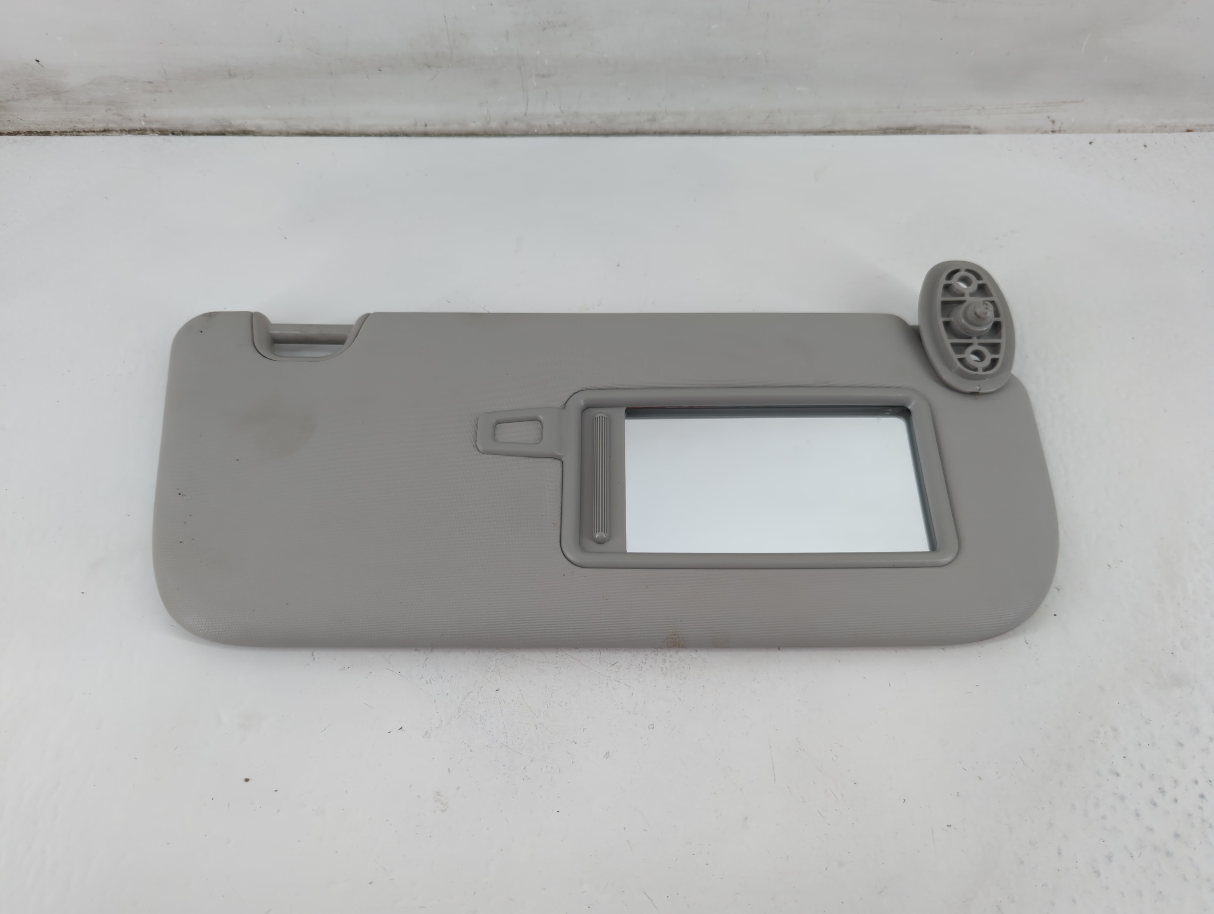 2014-2019 Kia Soul Passenger Sun Visor Mirror Right Sunvisor Grey 1095995 - Oemusedautoparts1.com