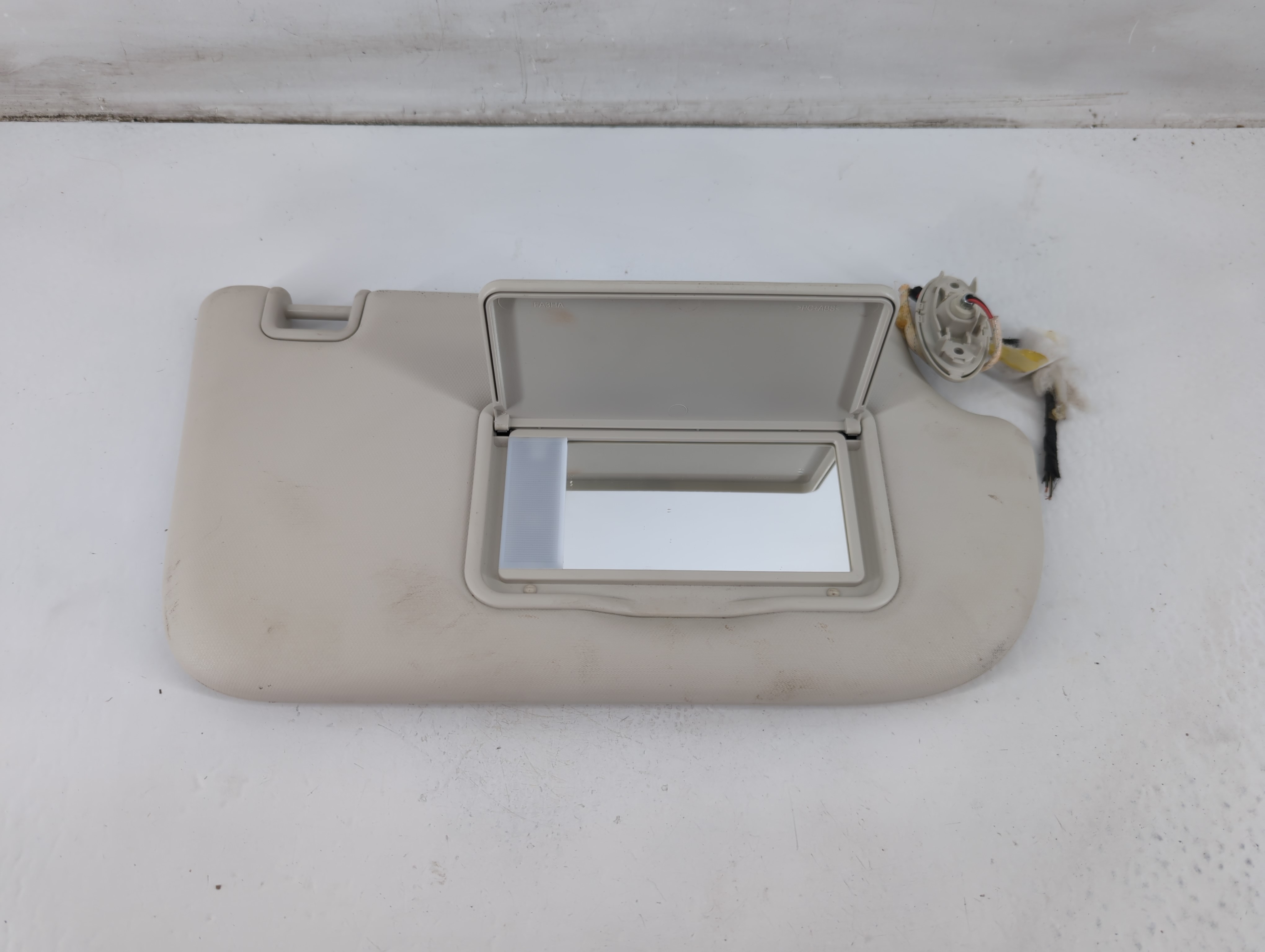 Picture of 2013-2018 Ford Focus Passenger Sun Visor Mirror Right Sunvisor 1096010
