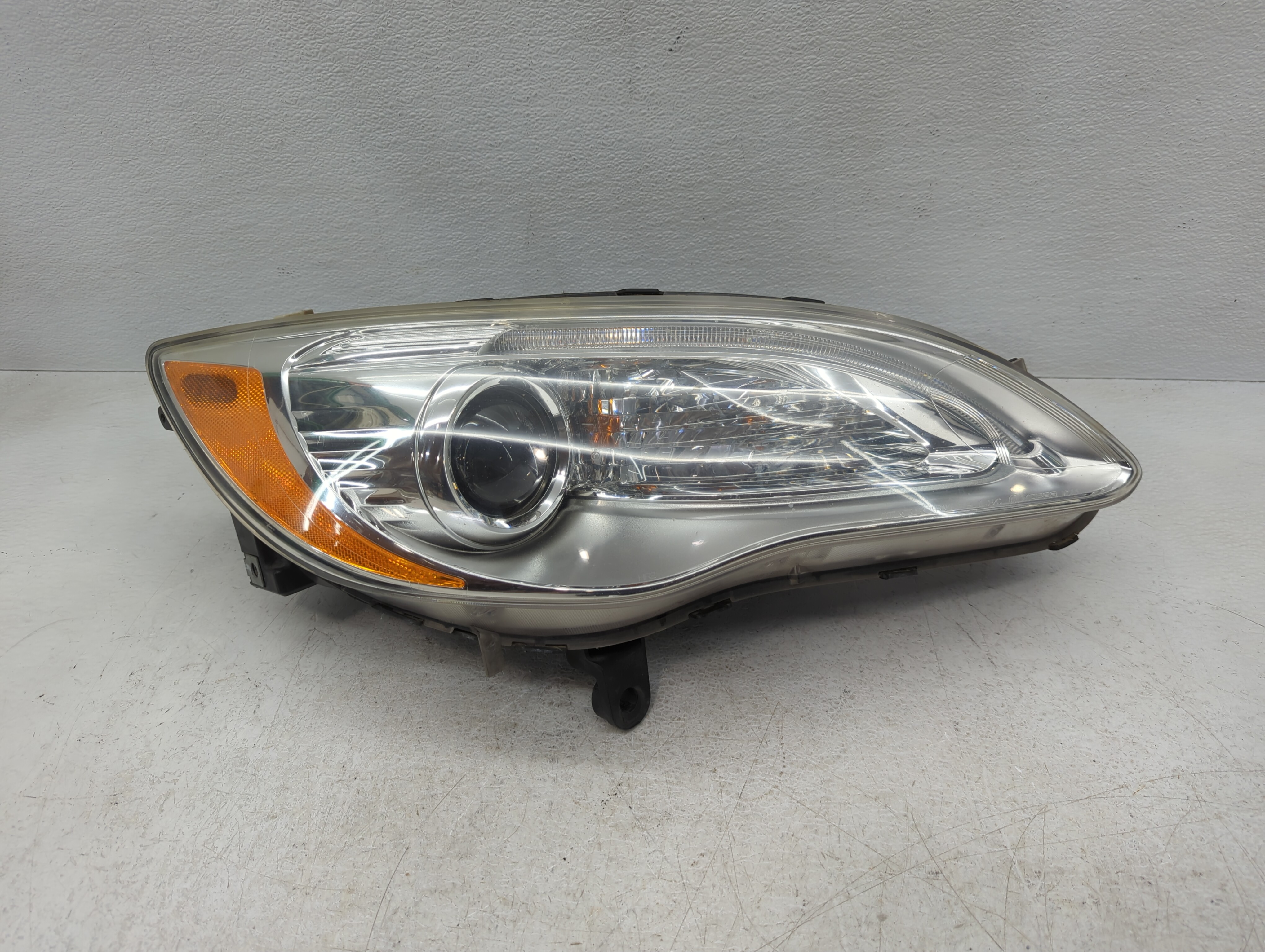 2011-2014 Chrysler 200 Passenger Right Oem Head Light Headlight Lamp 1096031 - Oemusedautoparts1.com