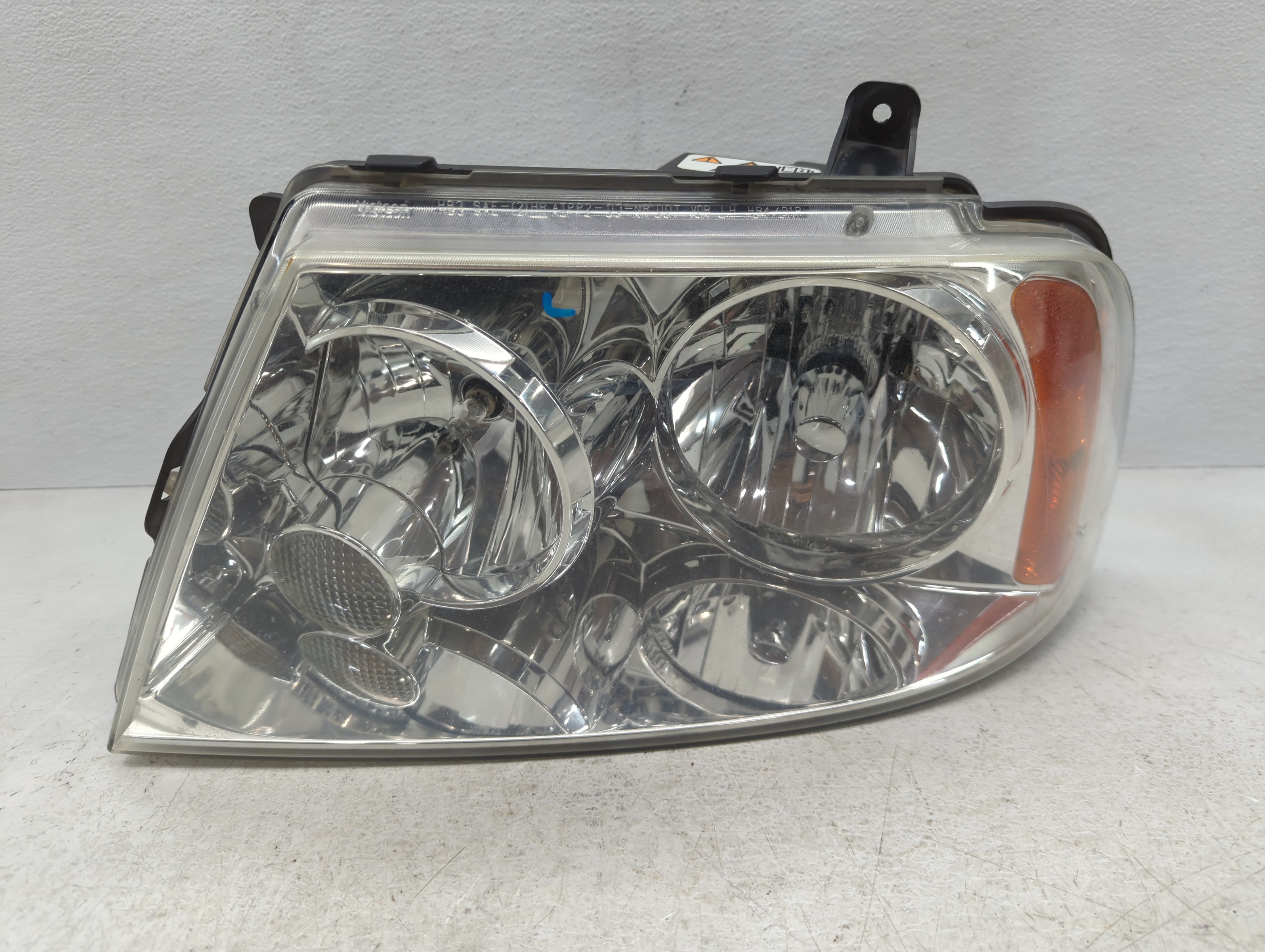 2003-2006 Lincoln Navigator Driver Left Oem Head Light Headlight Lamp 1096033 - Oemusedautoparts1.com