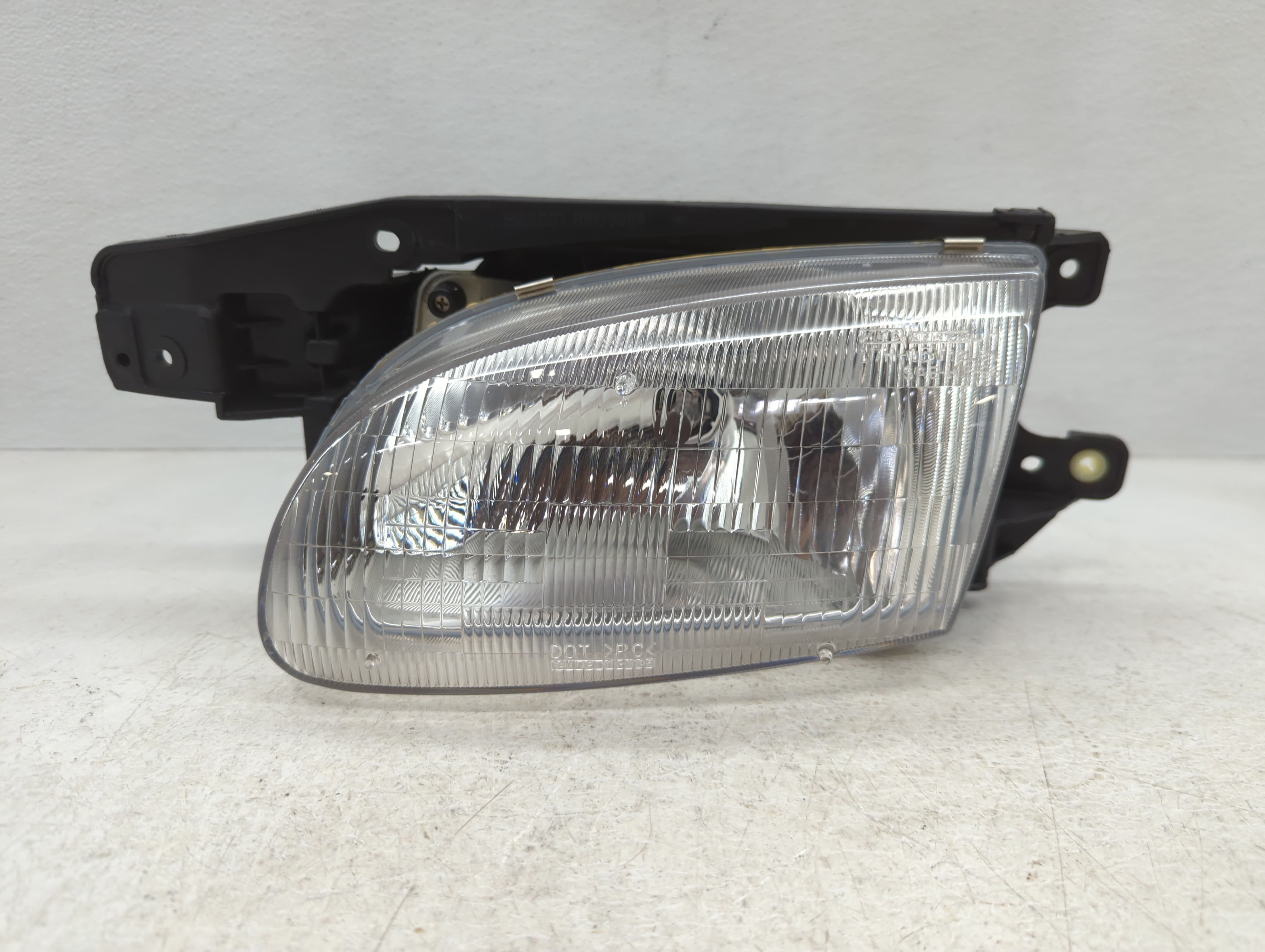 1998-1999 Hyundai Accent Driver Left Oem Head Light Headlight Lamp 1096038 - Oemusedautoparts1.com