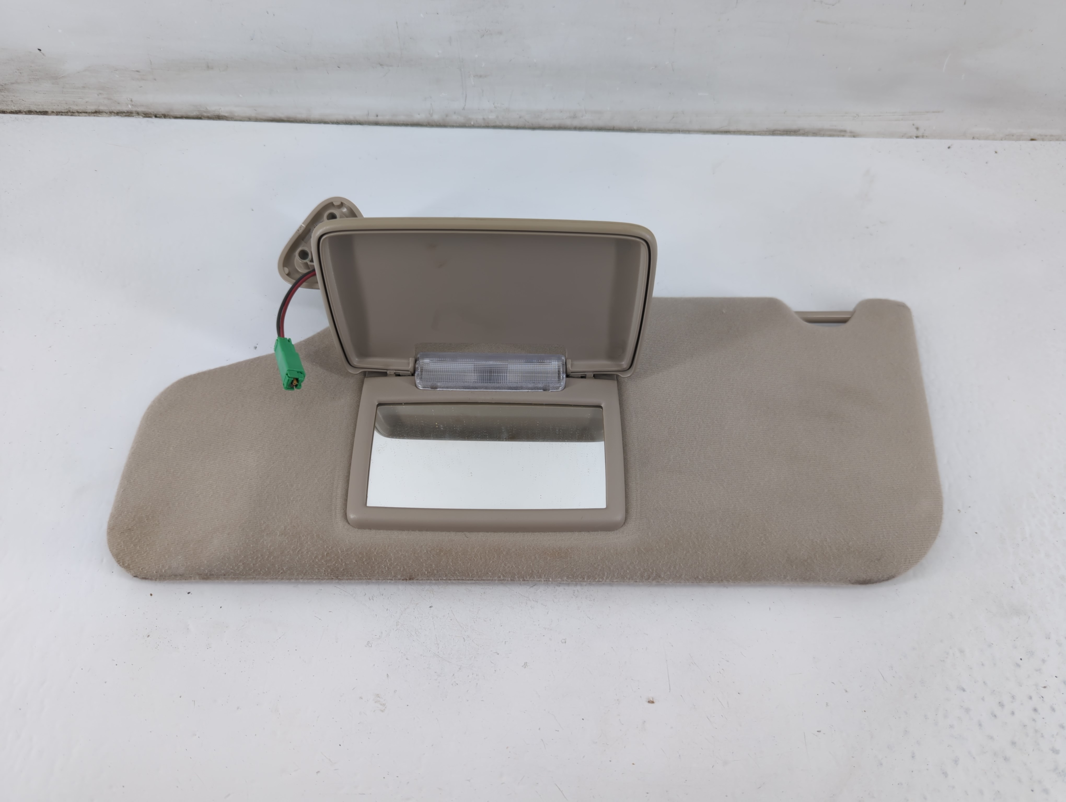 Picture of 2008-2009 Ford Taurus Driver Sun Visor Mirror Left Sunvisor Light Tan 1096045