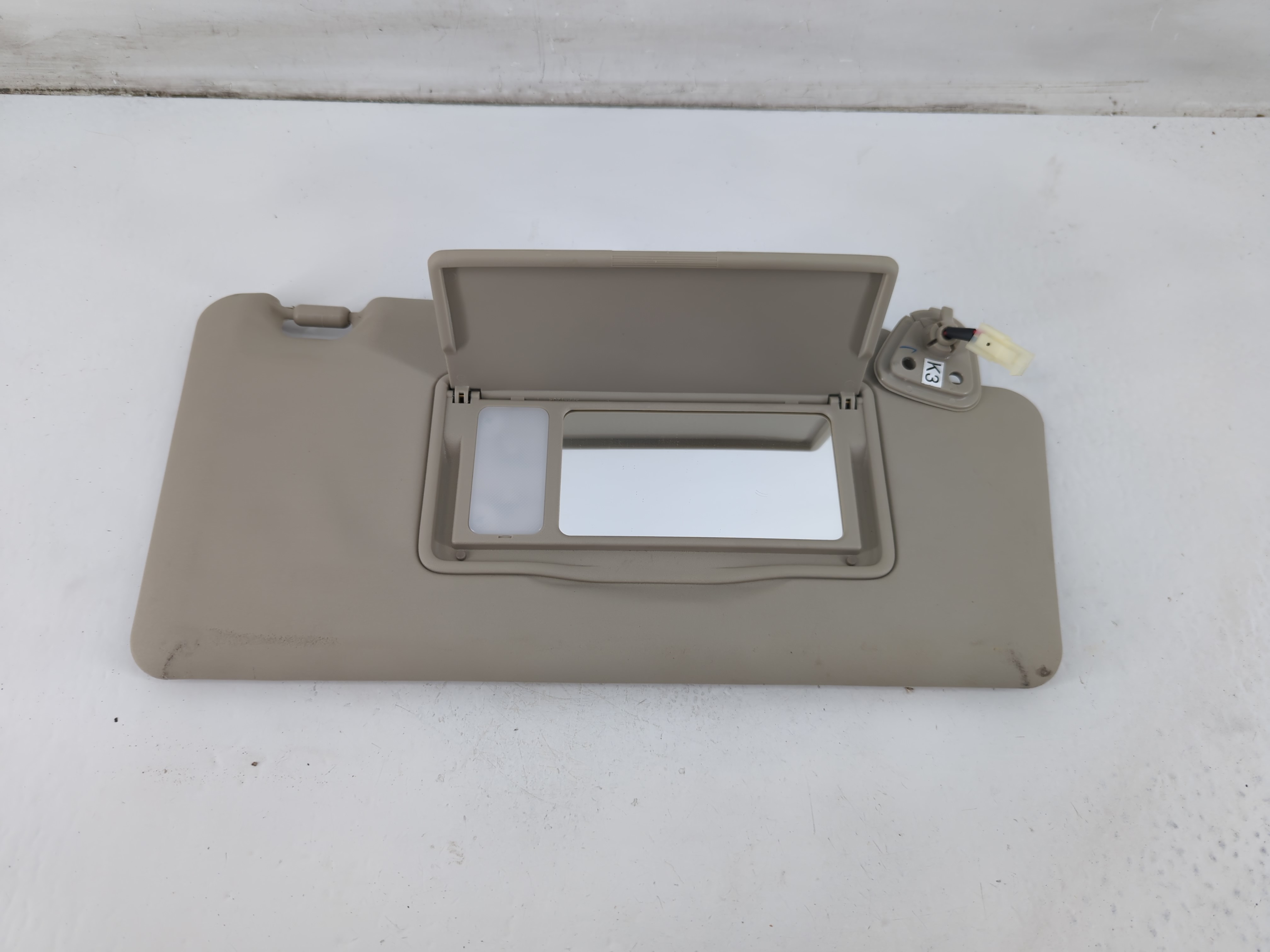 2008-2015 Nissan Rogue Passenger Sun Visor Mirror Right Sunvisor 1096048 - Oemusedautoparts1.com