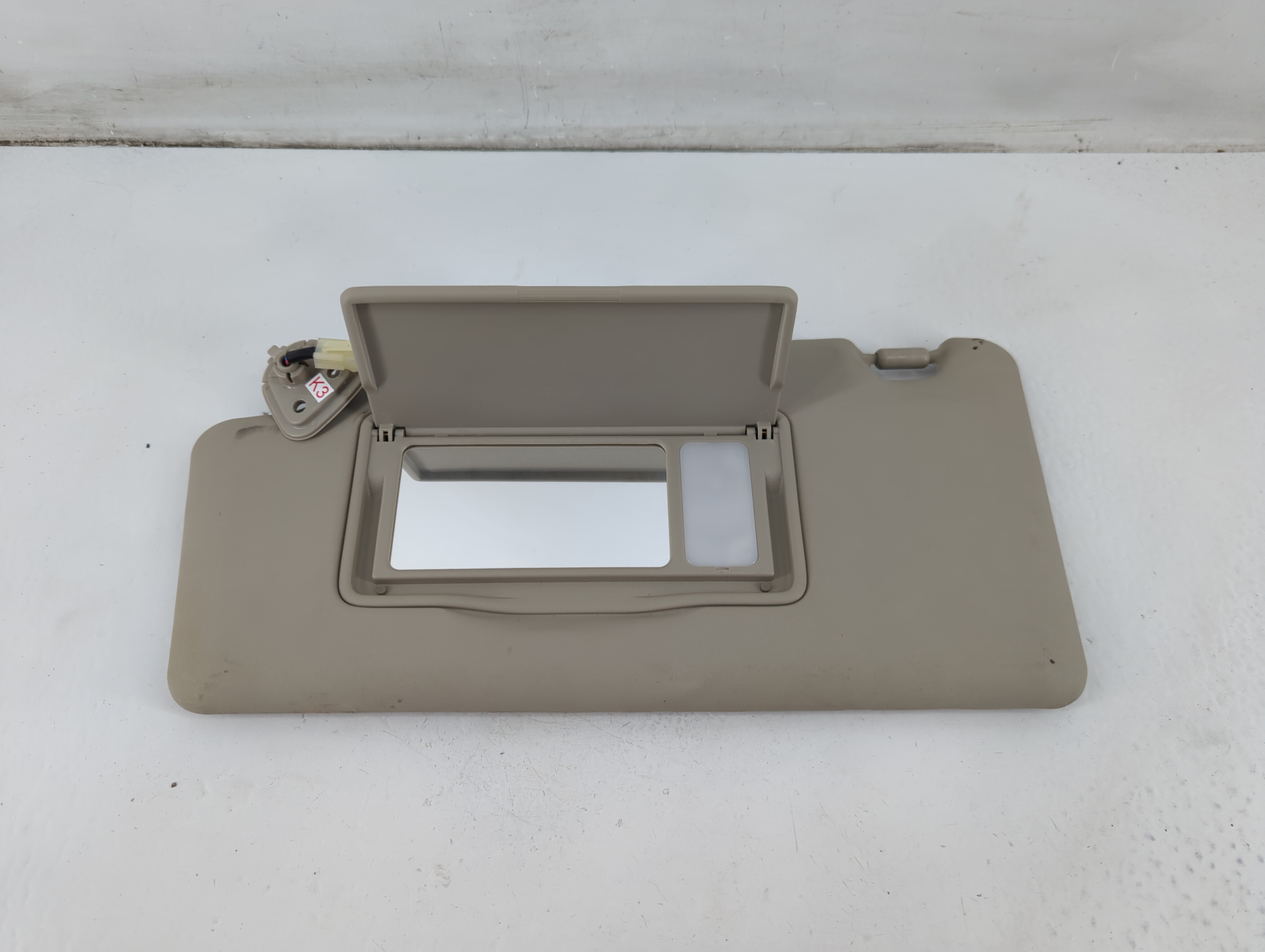 2011-2015 Nissan Rogue Driver Sun Visor Mirror Left Sunvisor Grey 1096052 - Oemusedautoparts1.com